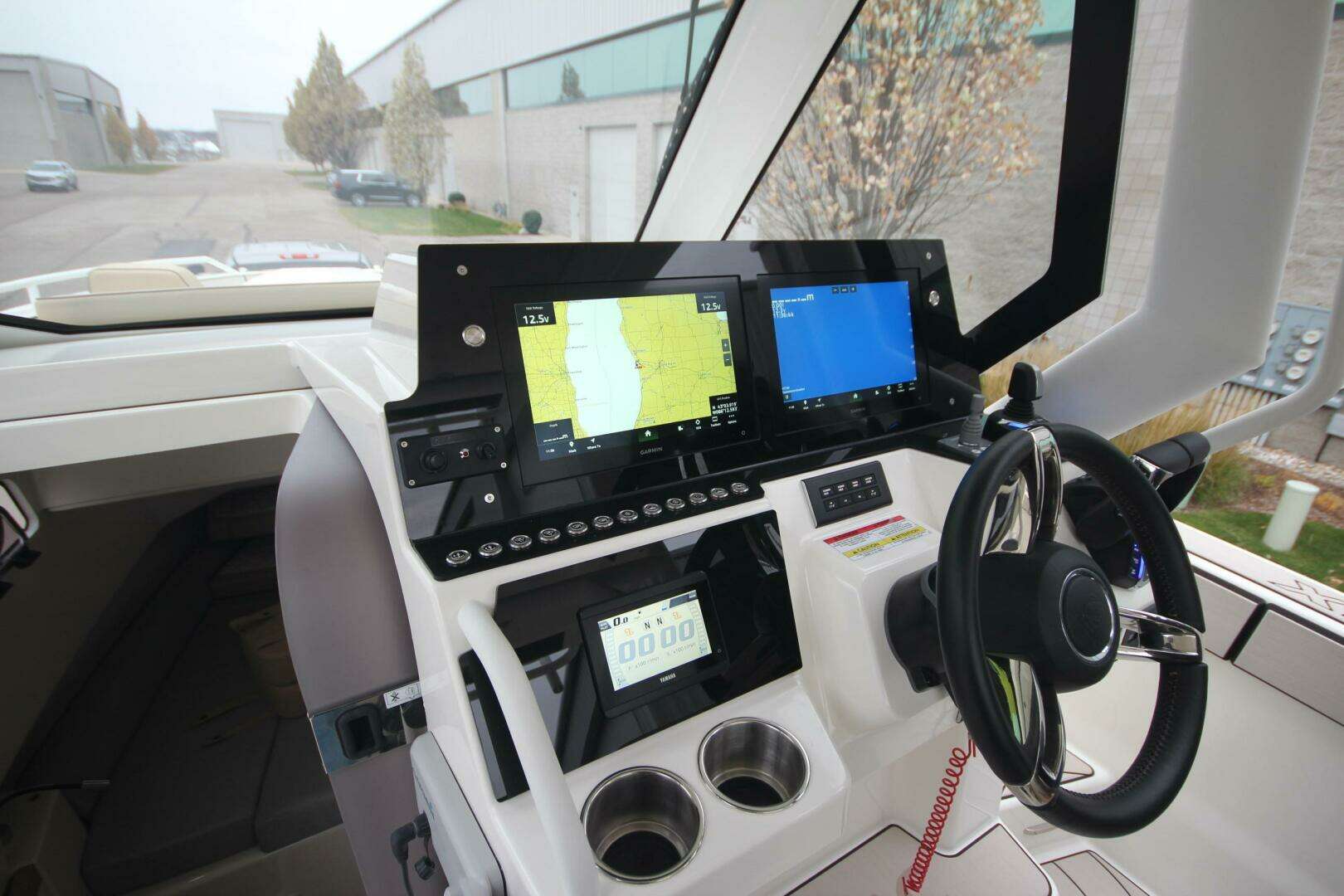 2026 Zodiac X10CC Twin Yamaha 350's w/ Joystick - Image 15
