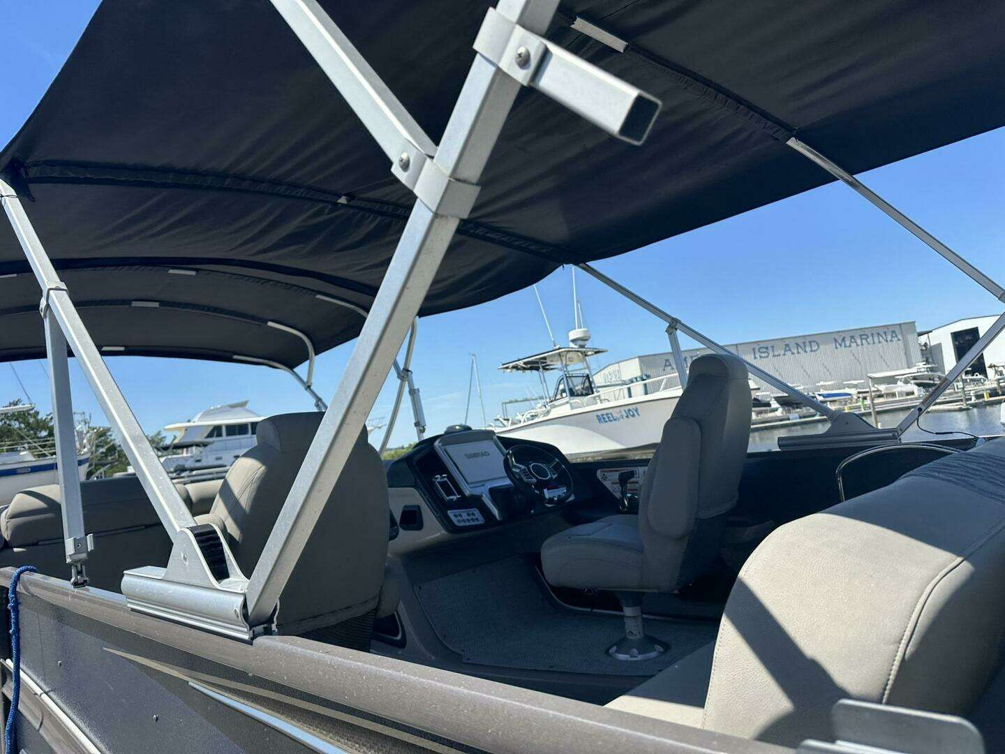 2023 Premier 250 INTRIGUE RL - Image 20