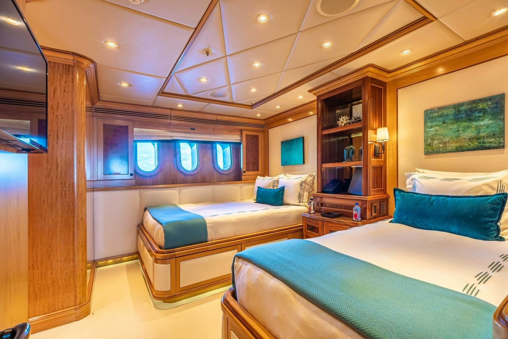 2009 Trinity Yachts Custom - Image 22