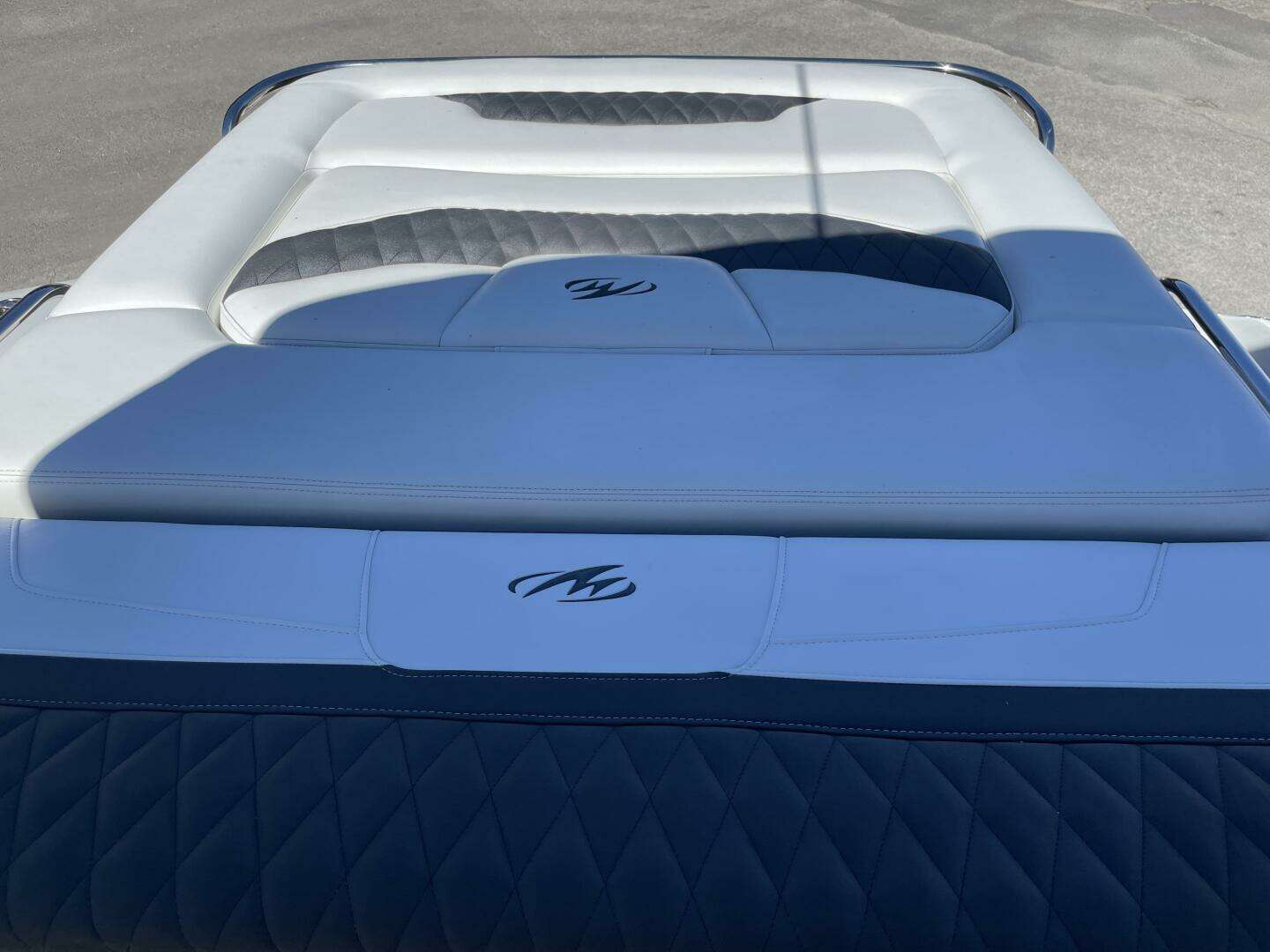 2019 Monterey 328SS - Image 23