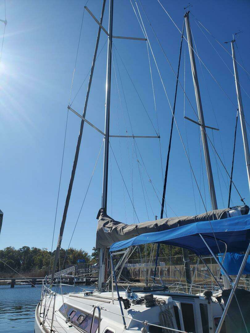 2011 Beneteau Oceanis 34 - Image 18