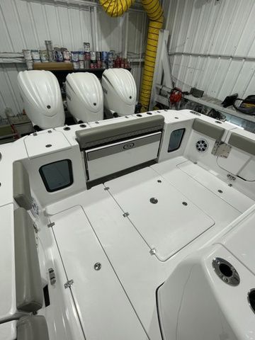 2024 Sportsman Open 352 Center Console - 40