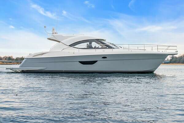 2014 Riviera 44 Sport Yacht