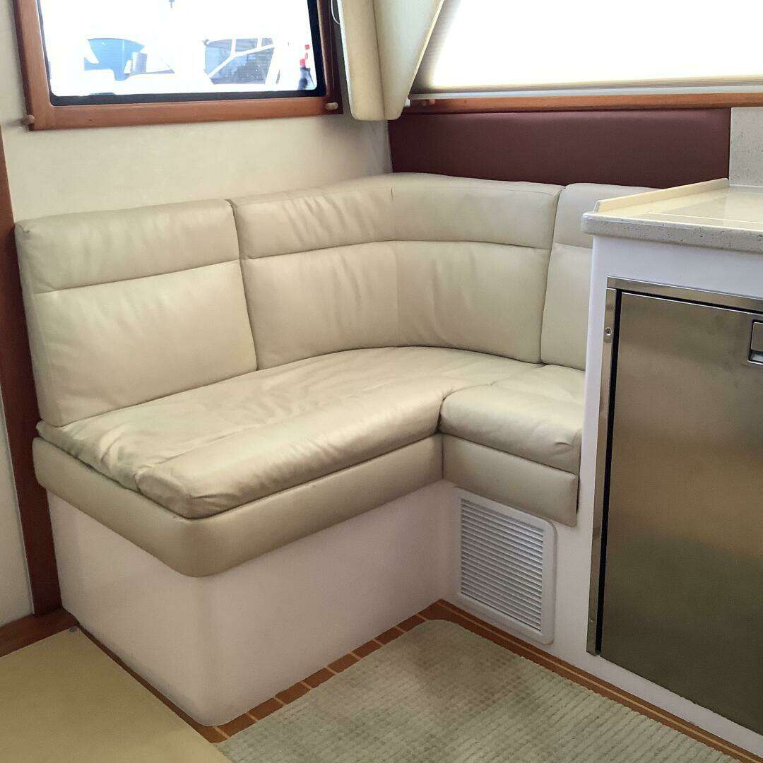 2006 Cabo 35 Flybridge Sportfish - Image 16