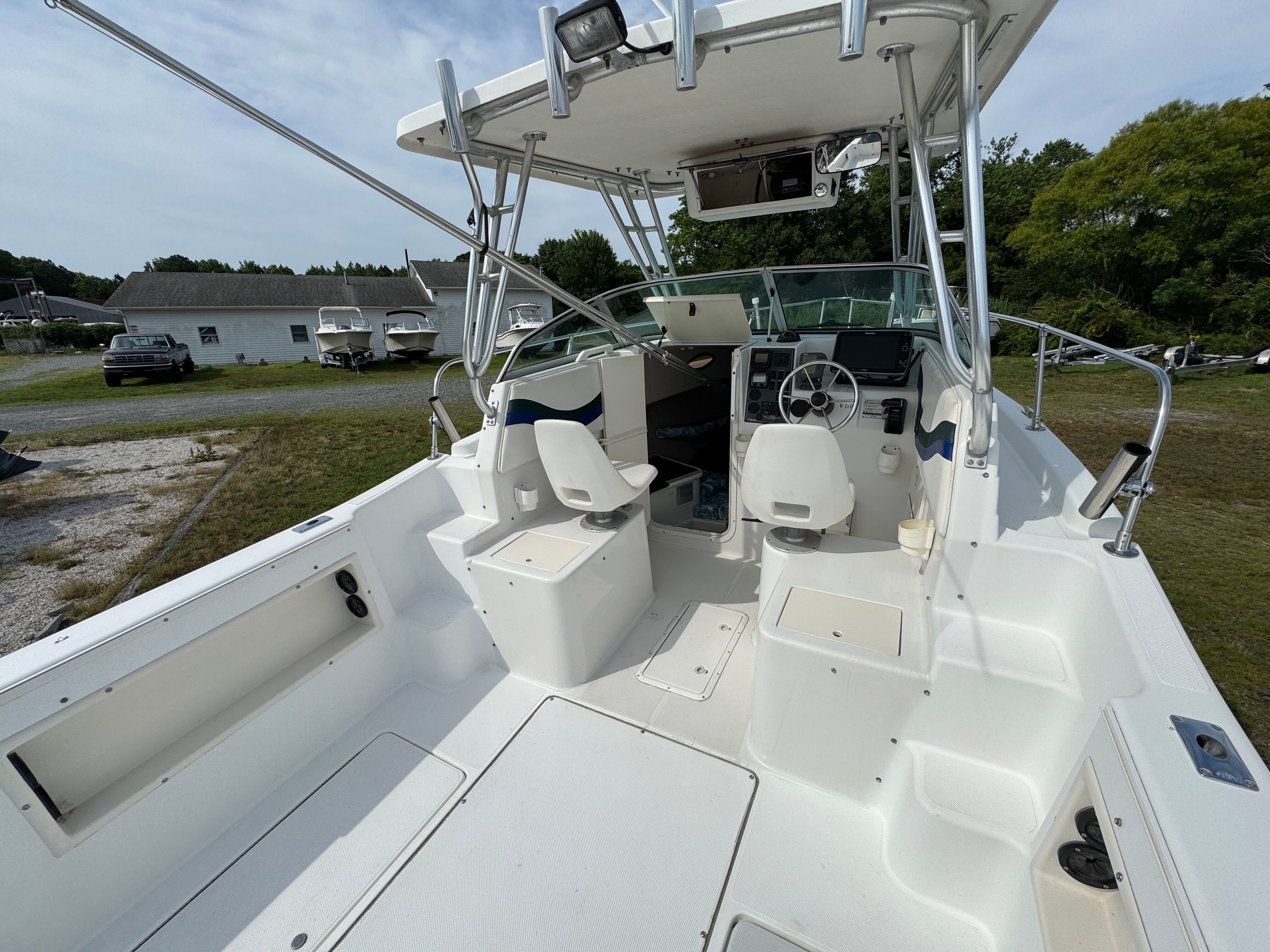 2000 SEA SWIRL 2600 WA STRIPER - Image 6