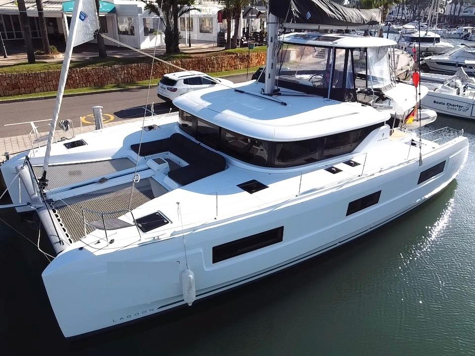 2023 Lagoon 46