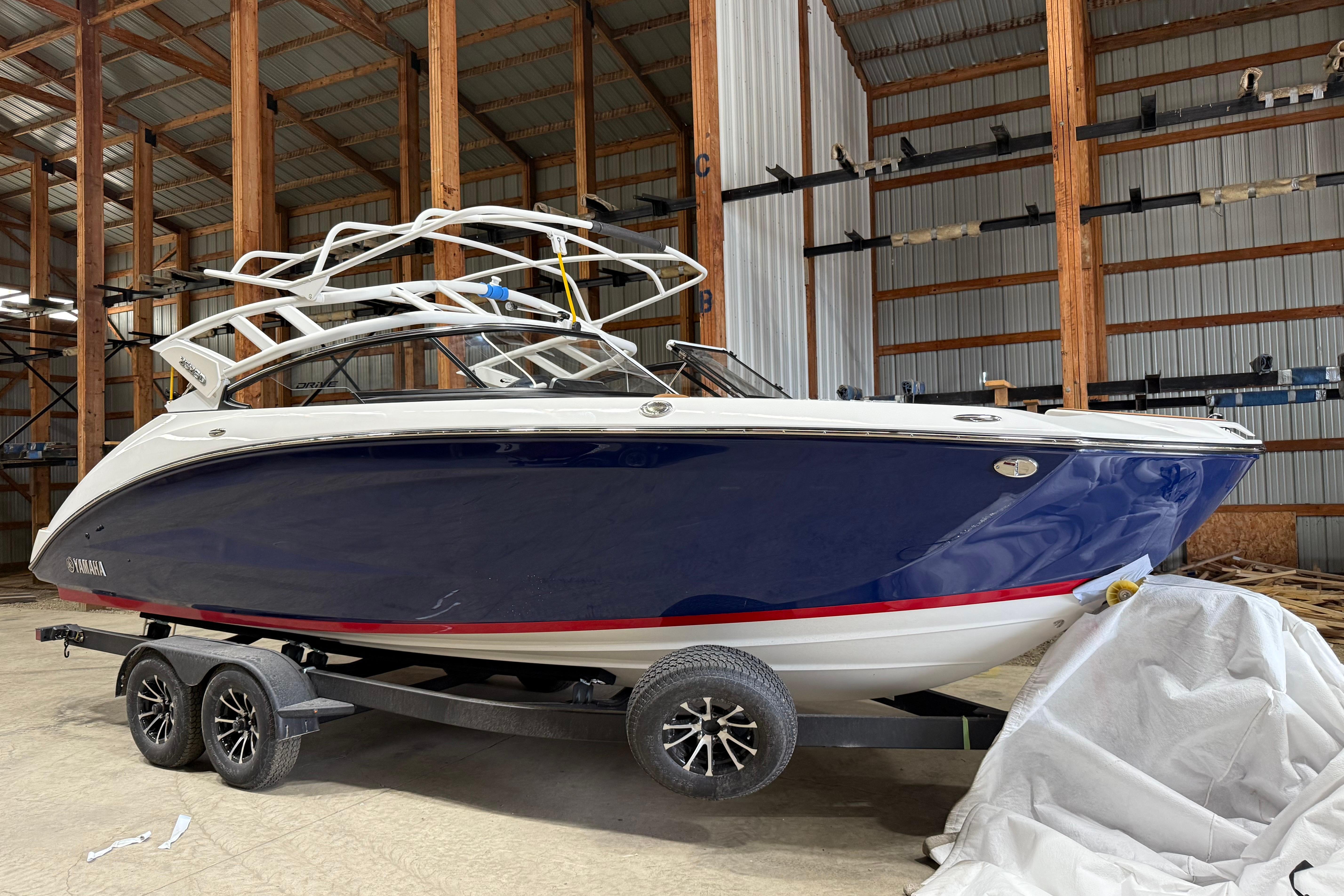 2025 Yamaha Boats 252SD