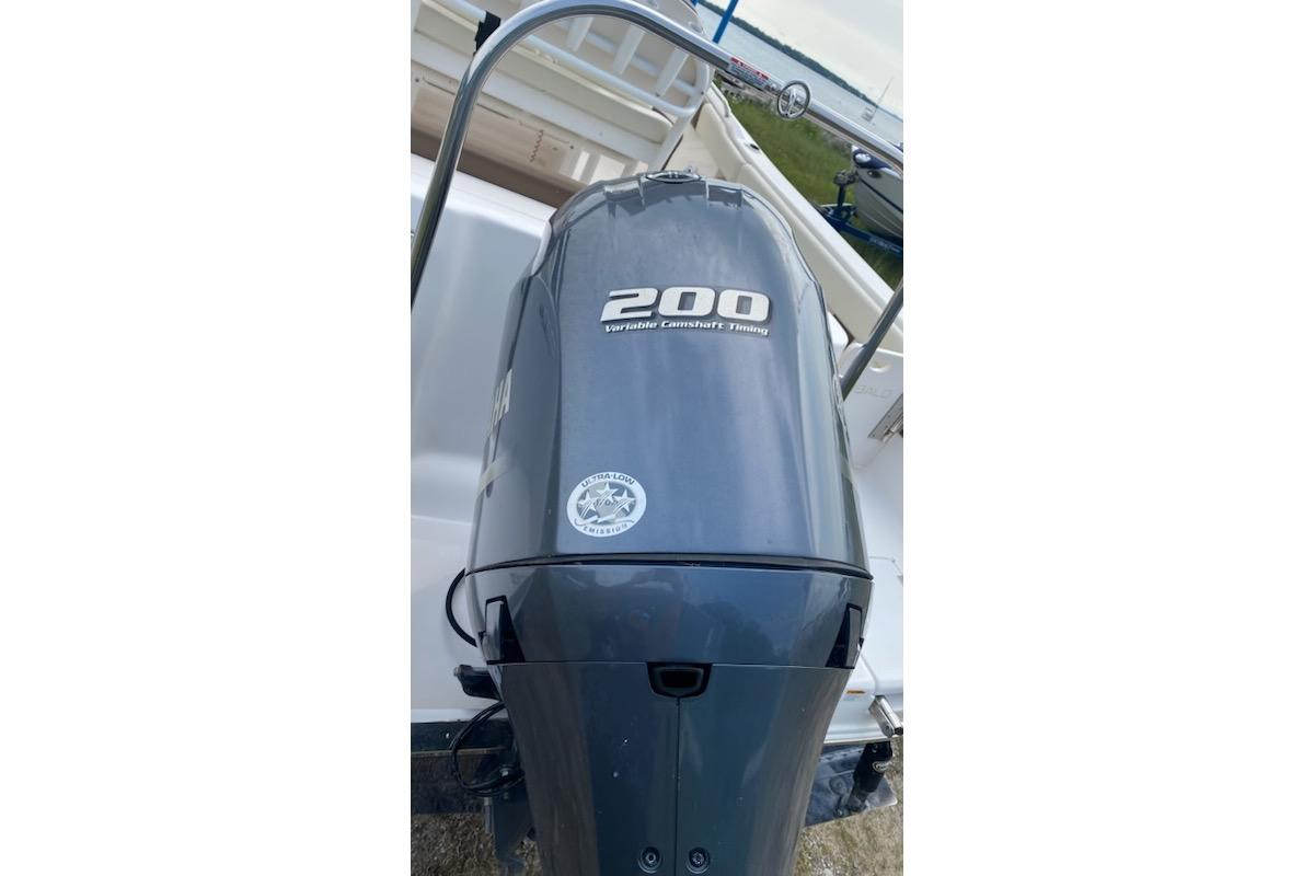2017 Robalo R222 Center Console with Yamaha 200 outboard engine.