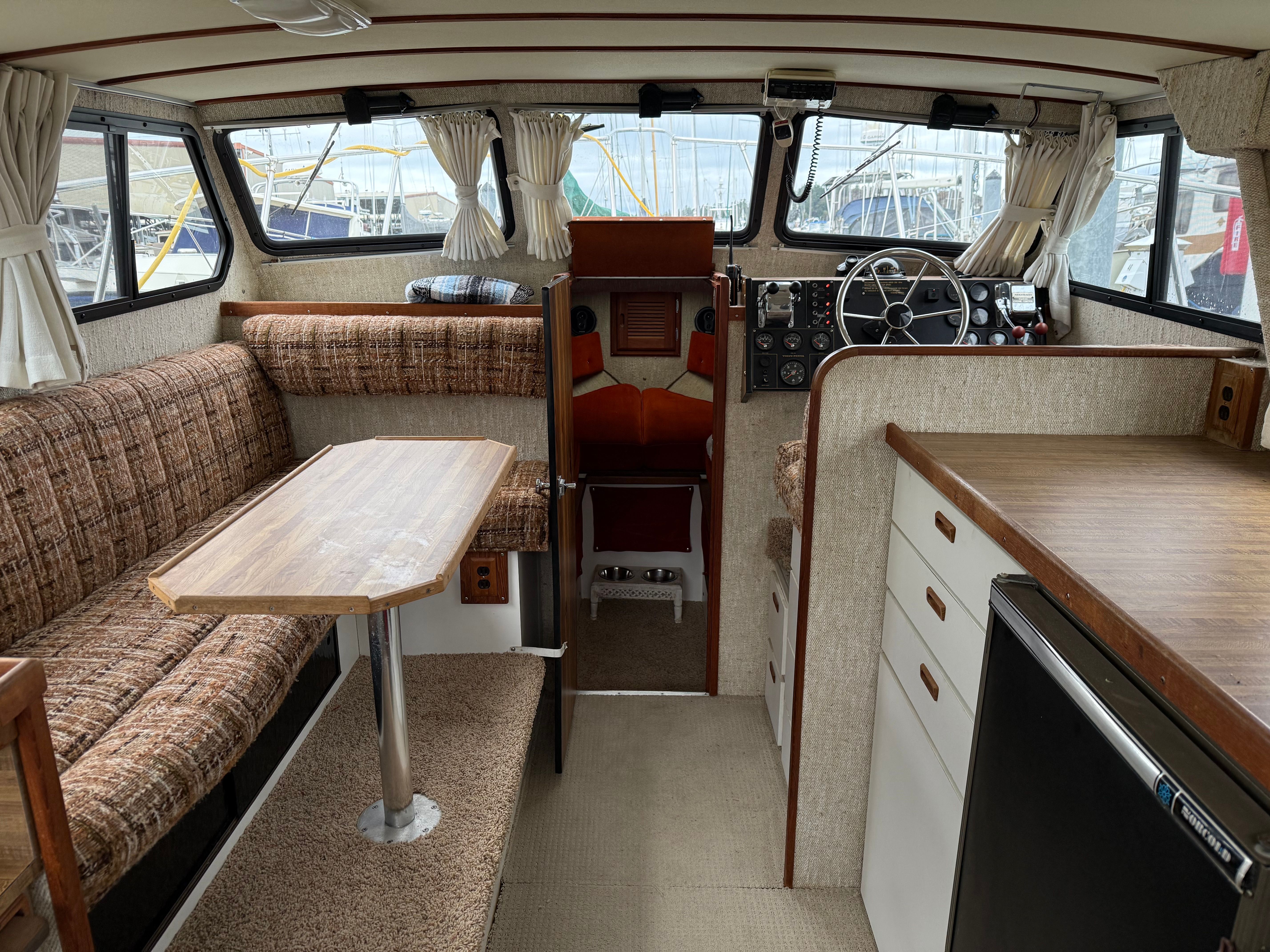 1981 Glasply 28 Long Cabin - 5