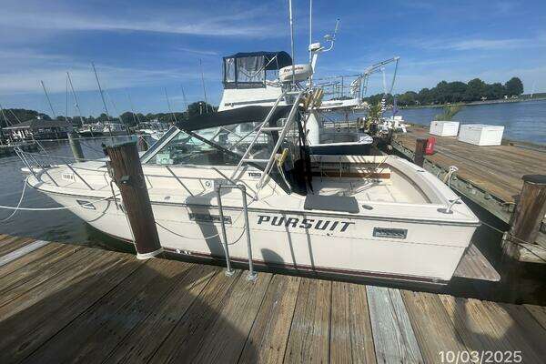 1985 Pursuit 3100 Open