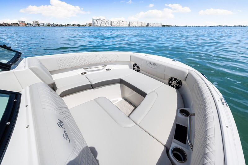 2025 Sea Ray SDX 250 Outboard - 33