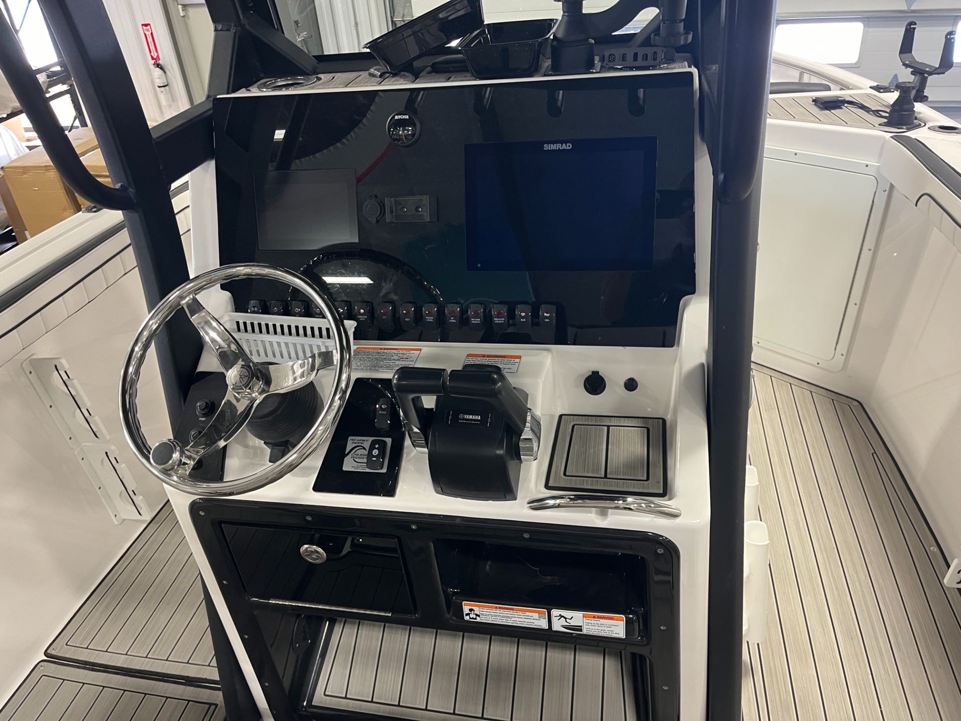 2023 Yamaha Boats 252 FSH Sport - 8