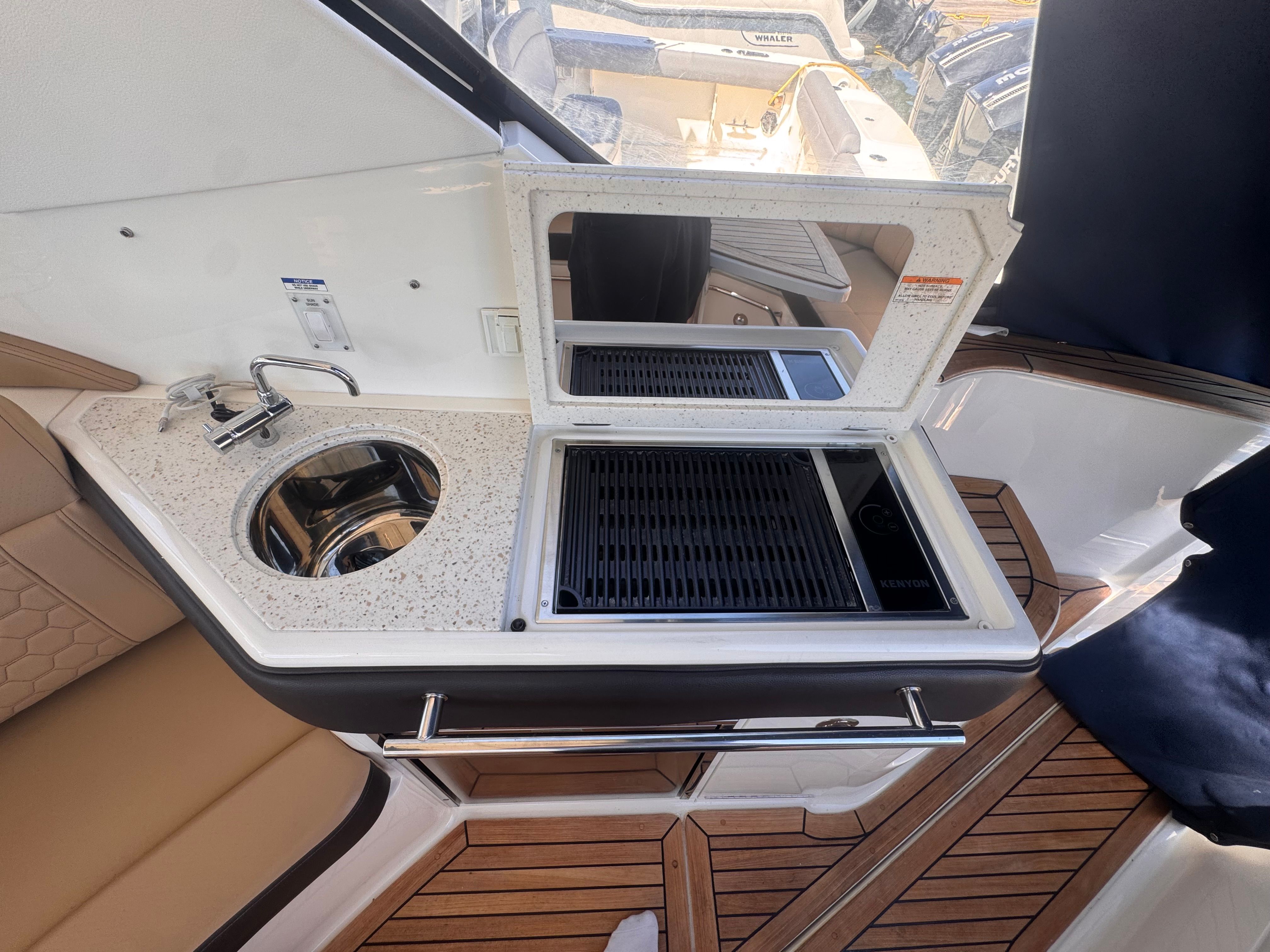 2019 Sea Ray Sundancer 320 - 14