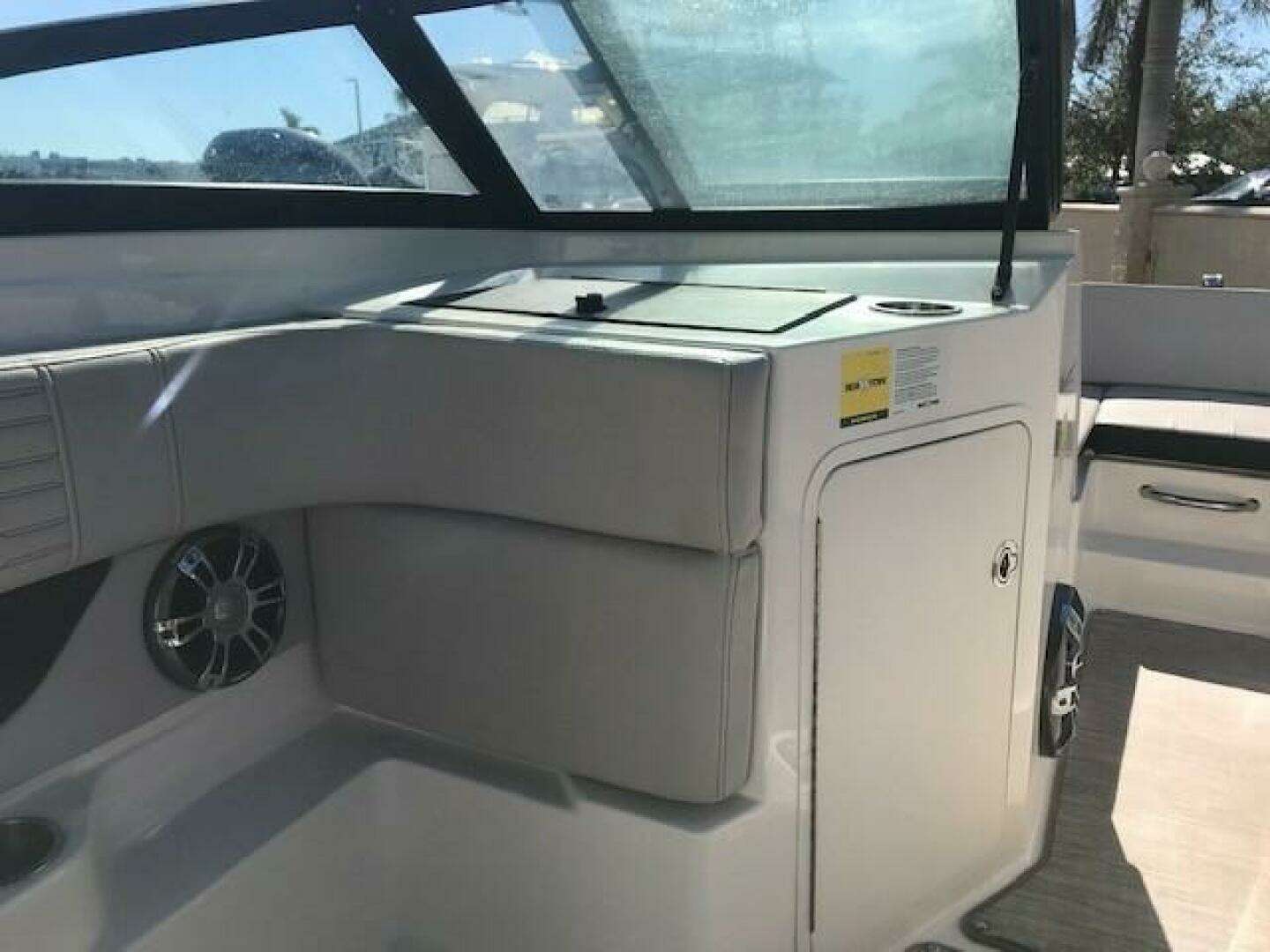 2022 Sea Ray SPX 190 OB - Image 18