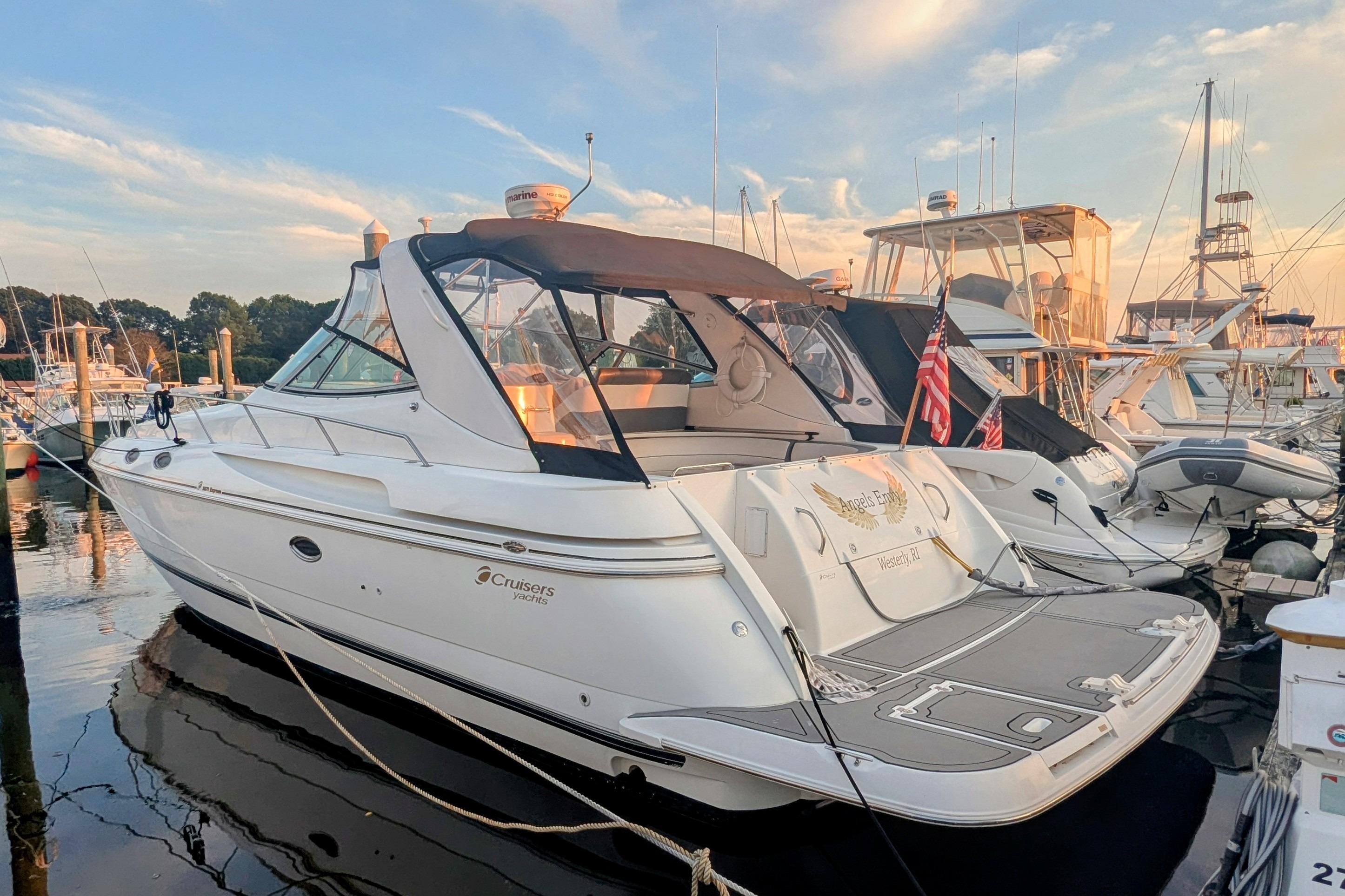 2000 Cruisers Yachts 3870 Express