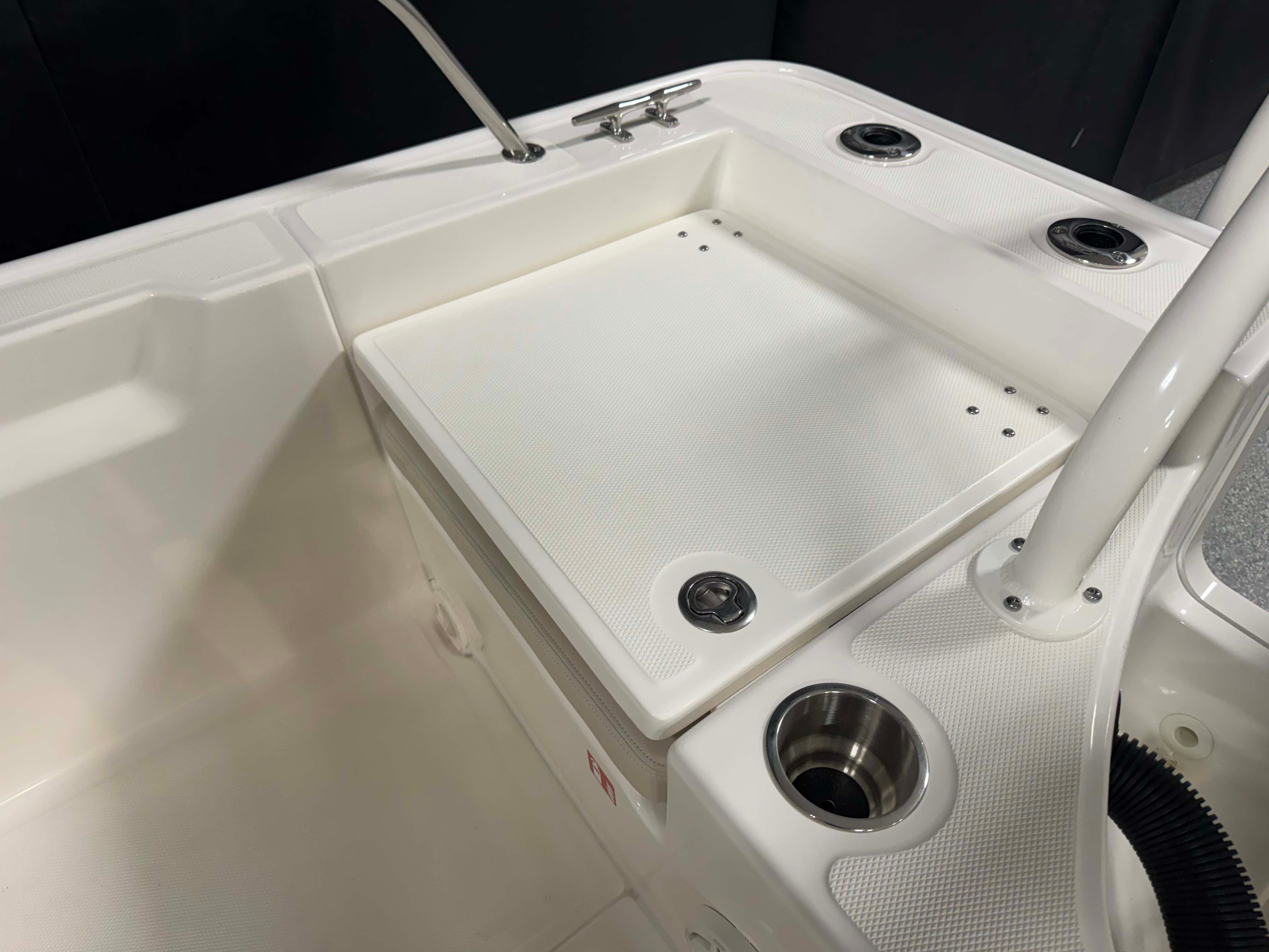 2026 Boston Whaler 210 Montauk - 20