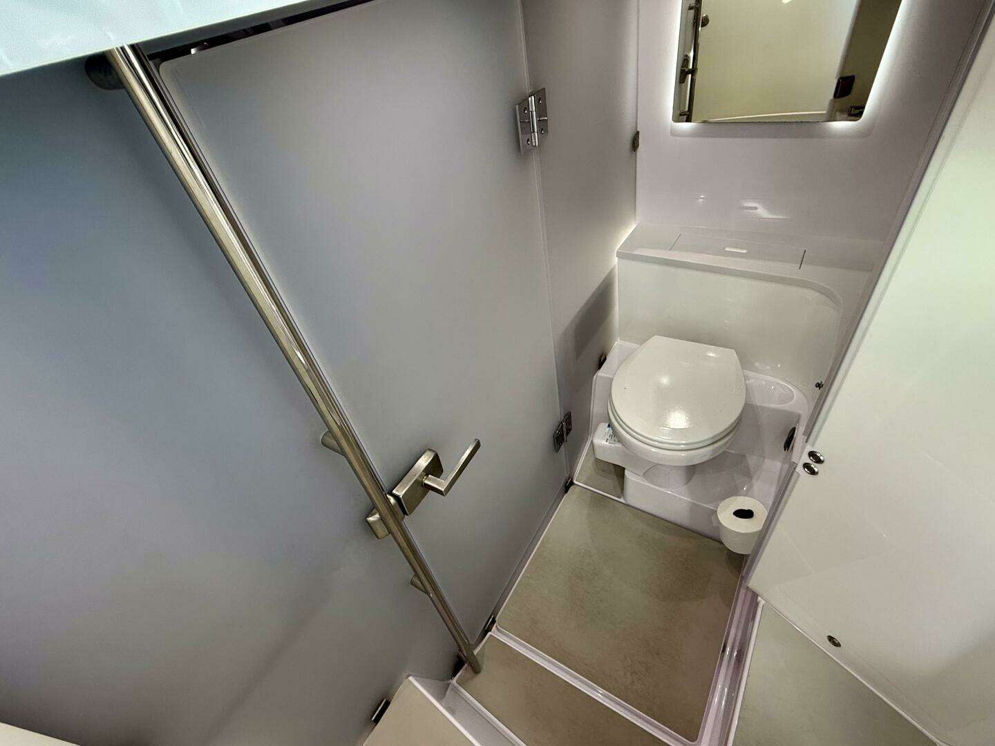 2023 Axopar 37 Cross Cabin - Image 30