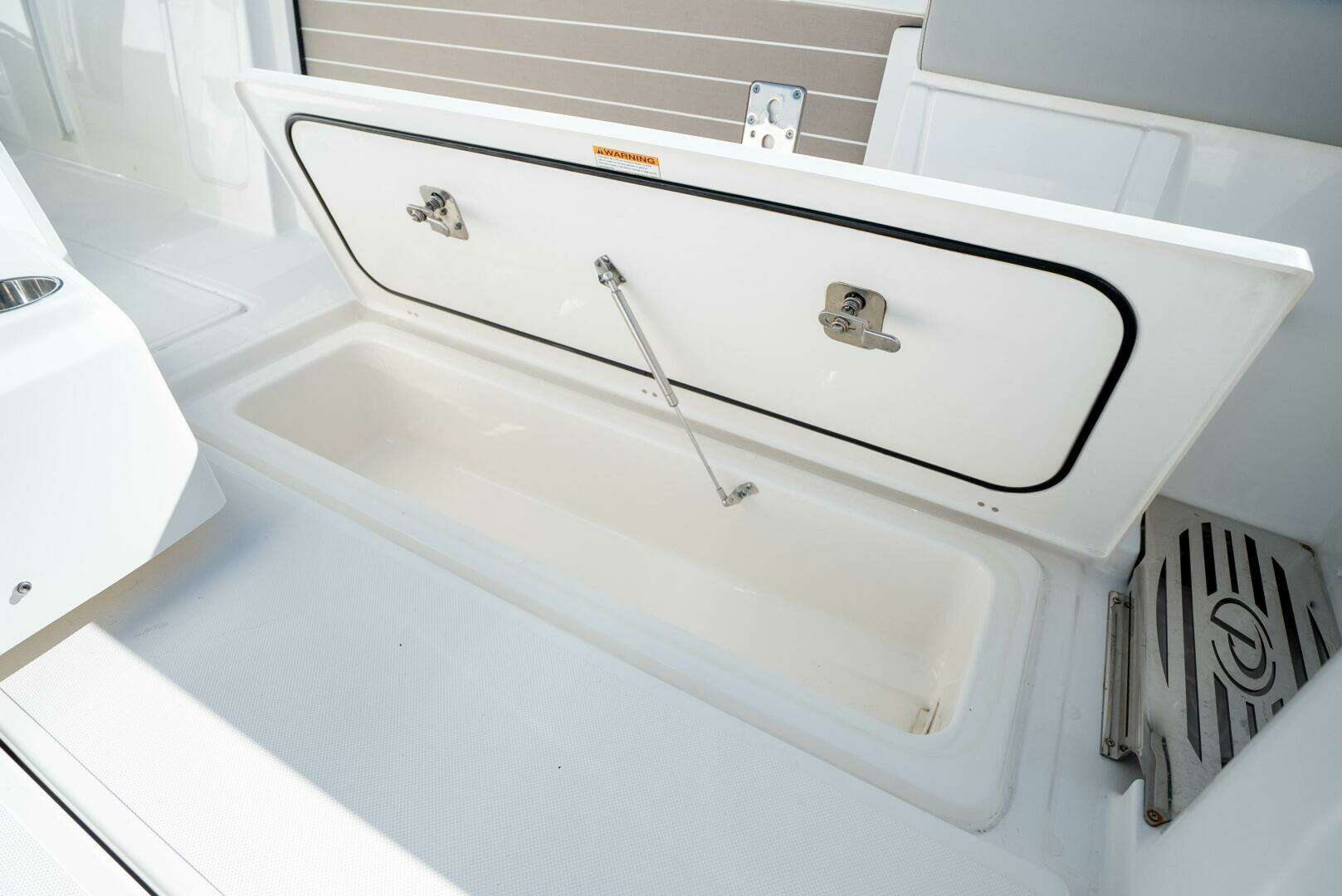 2023 Pursuit S428 - Image 32