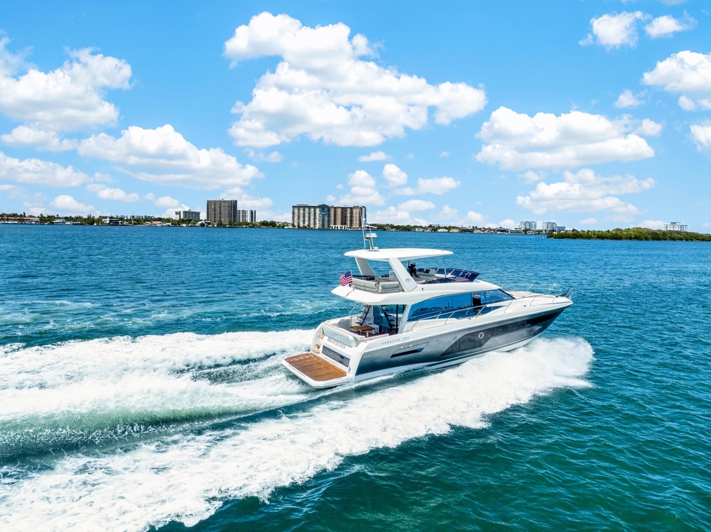 2023 Prestige 590 - Image 3