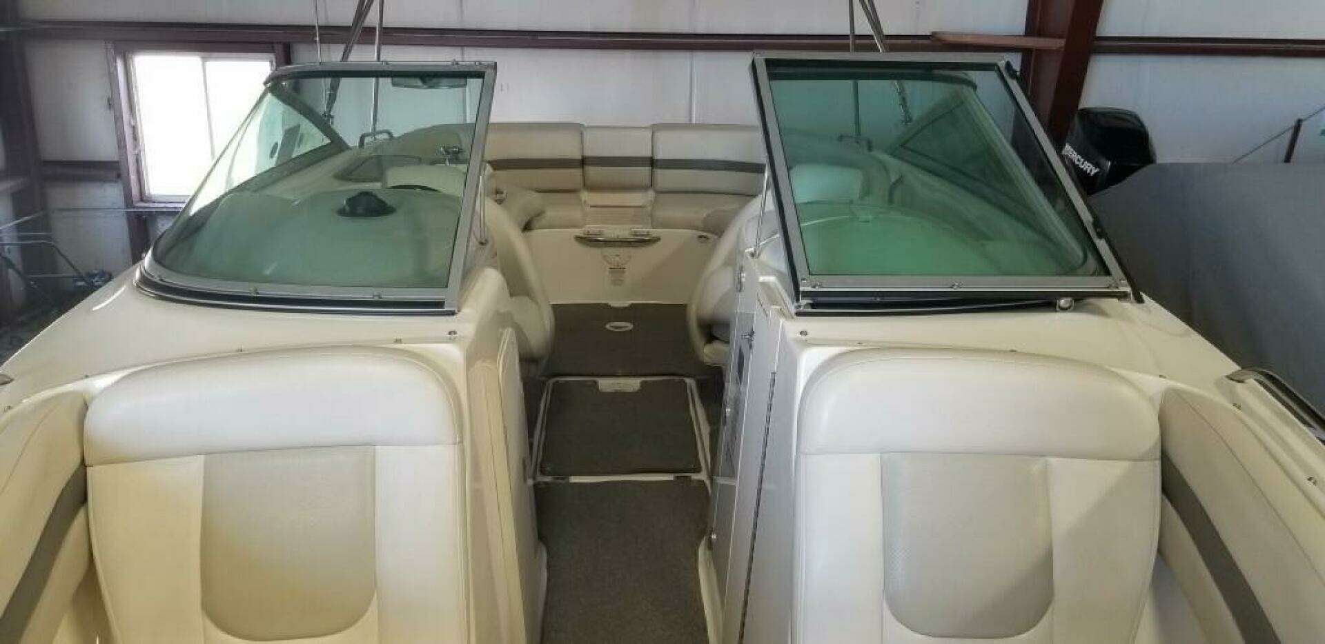 2006 Chaparral 256 SSi - Image 11