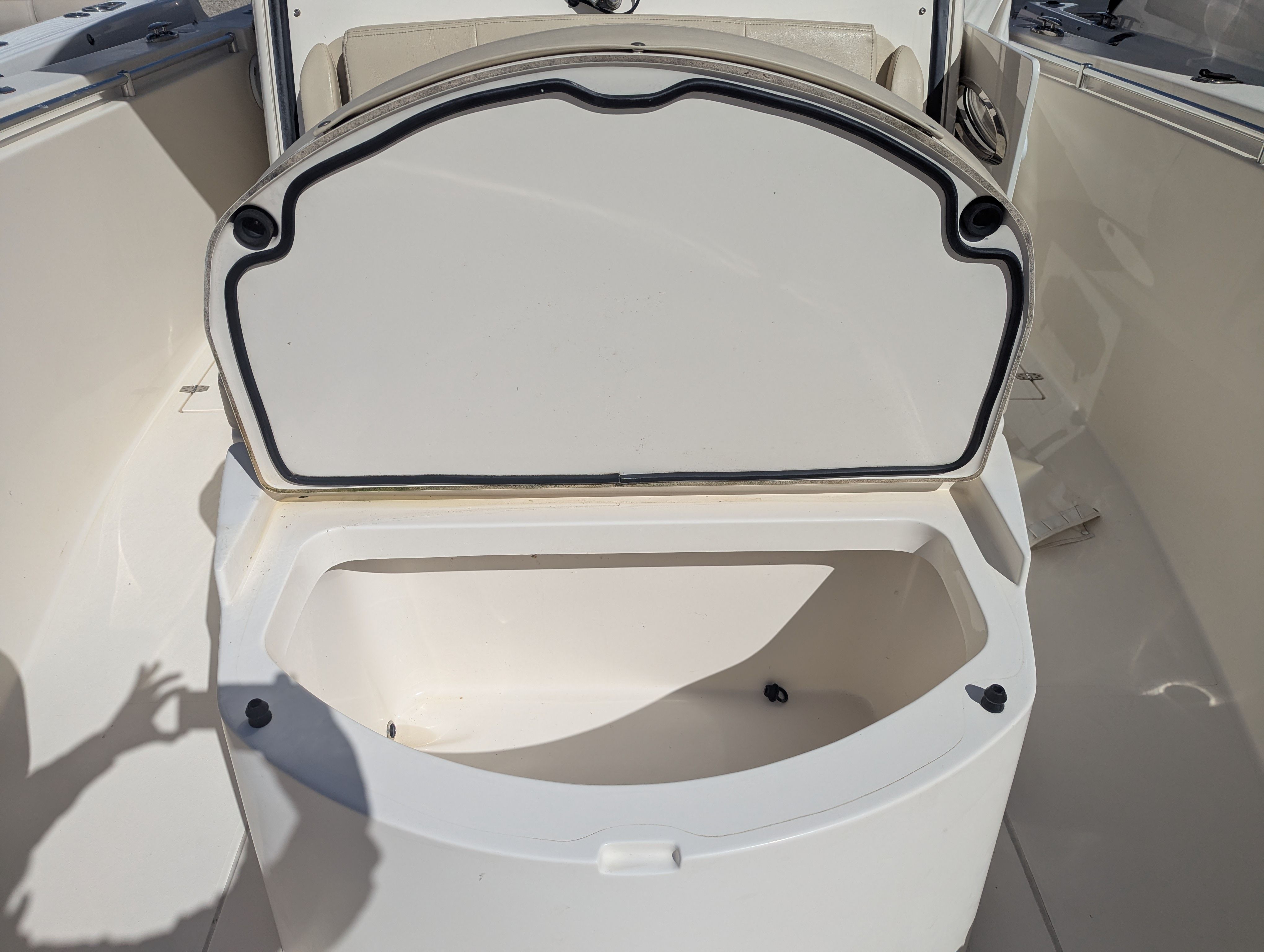 2018 COBIA 344 CC - Image 23