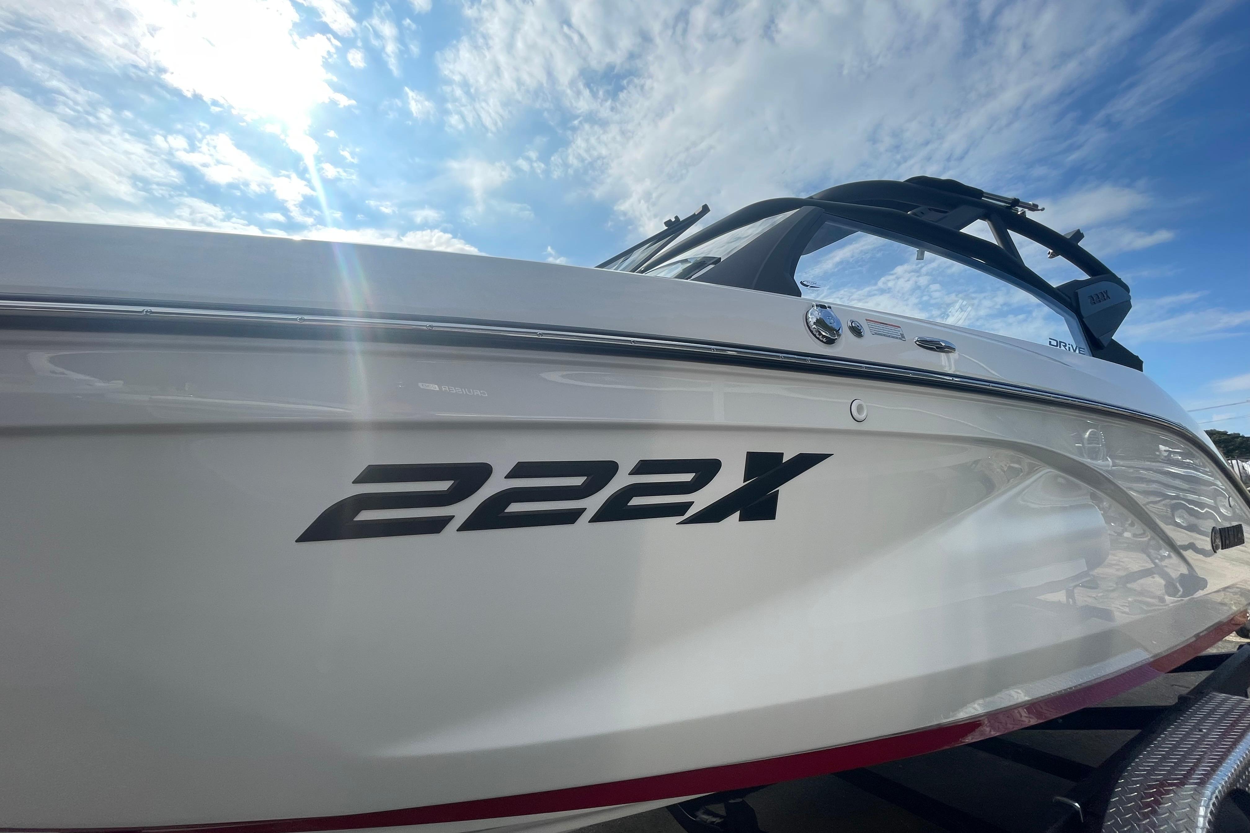 2026 Yamaha Boats 222XD, sleek design under a bright blue sky.