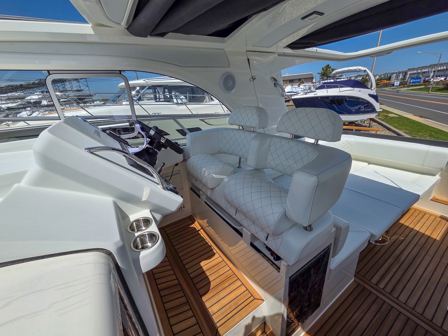 2026 Marex 310 Sun Cruiser - Image 23