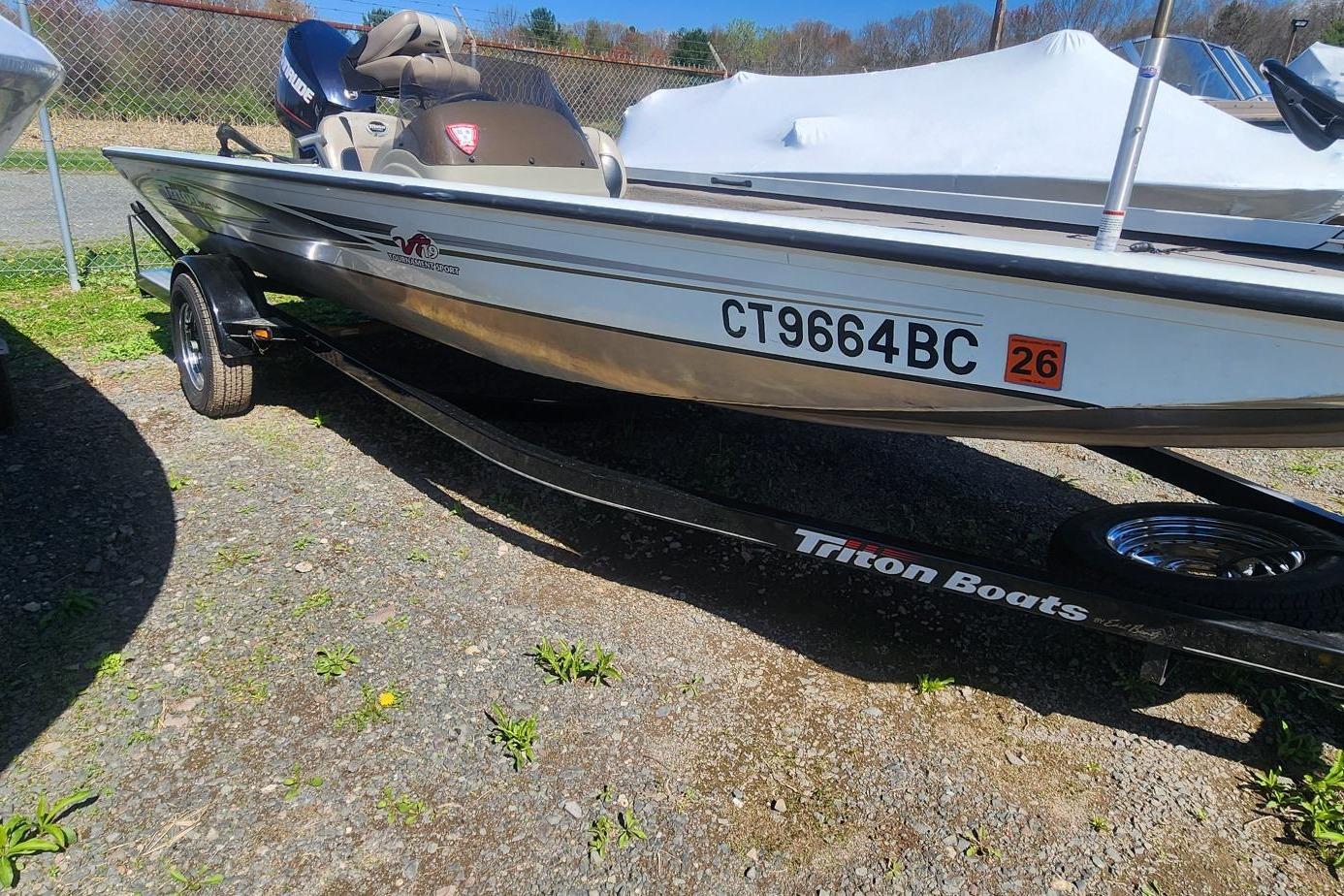 2008 Triton VT 19