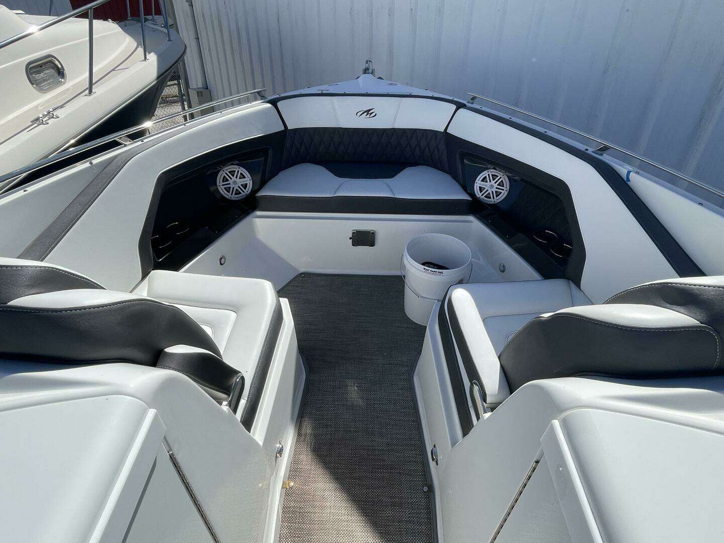 2019 Monterey 328SS - Image 42