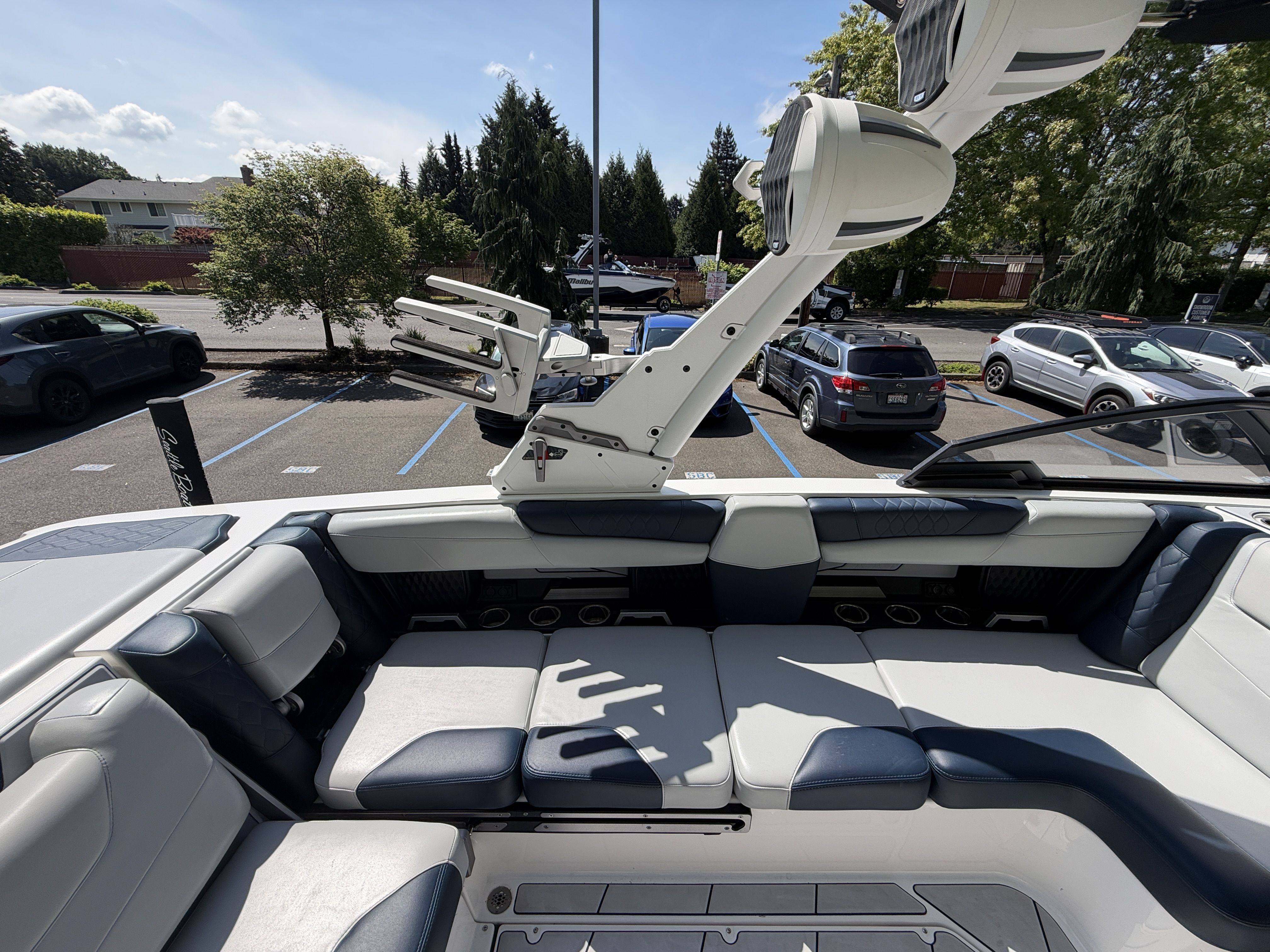 2022 Malibu M220 - 12