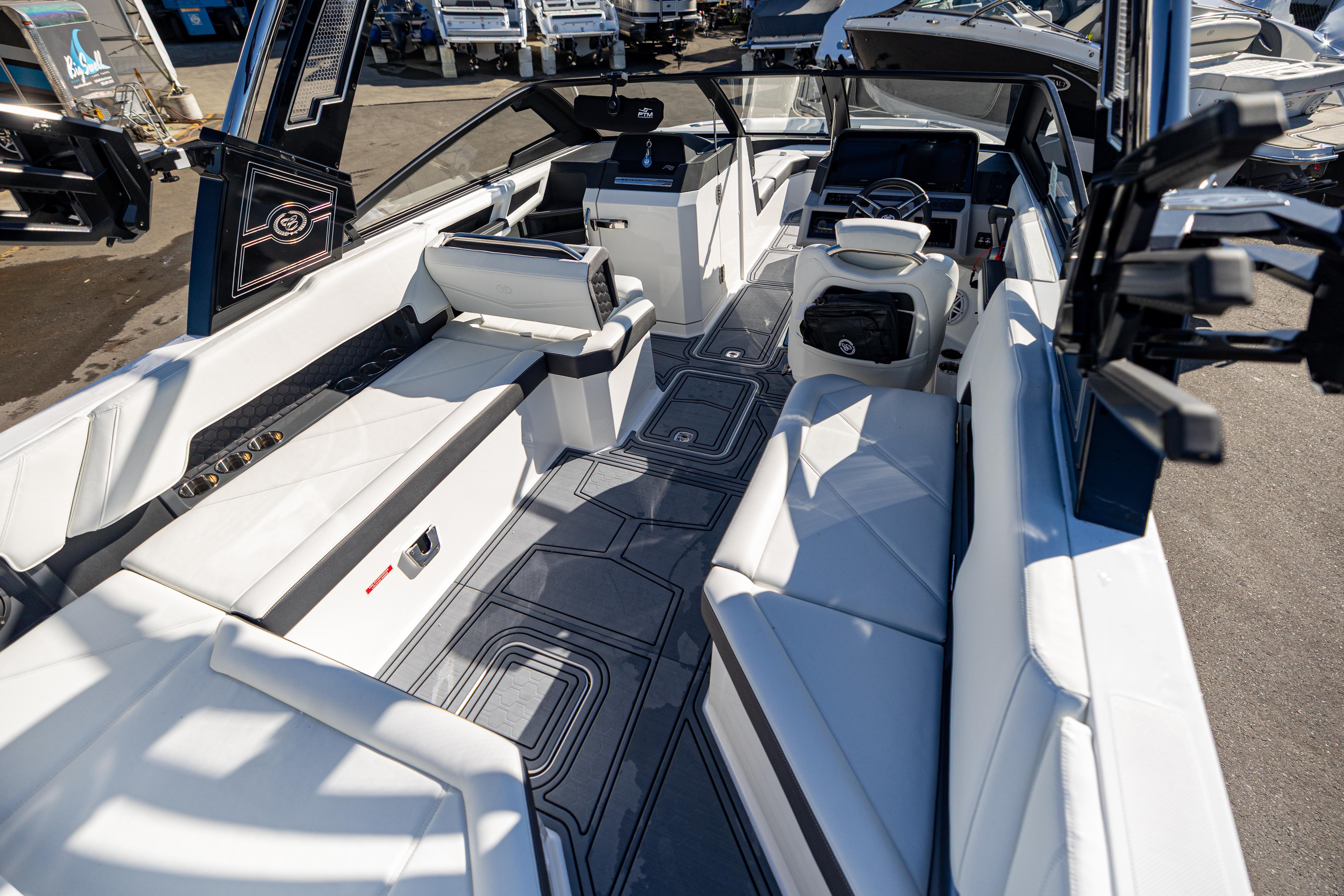 2025 Cobalt R8 Surf - 11