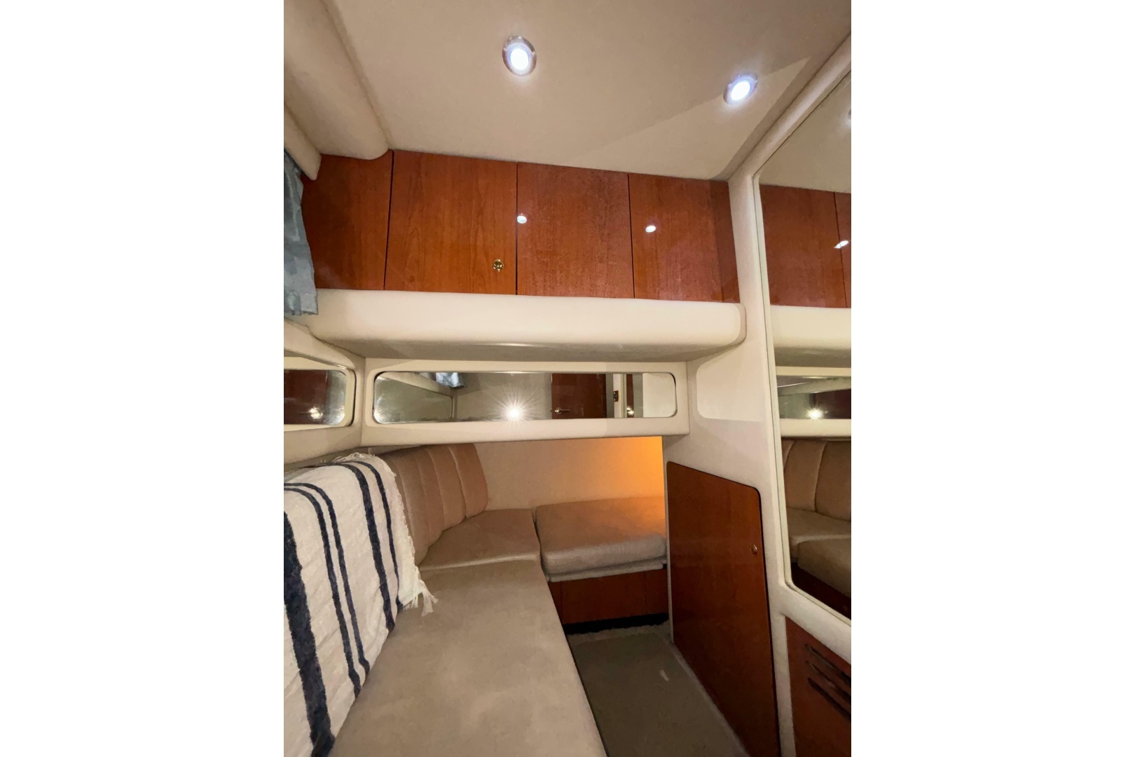 1999 Sea Ray 480 Sedan Bridge - Image 62