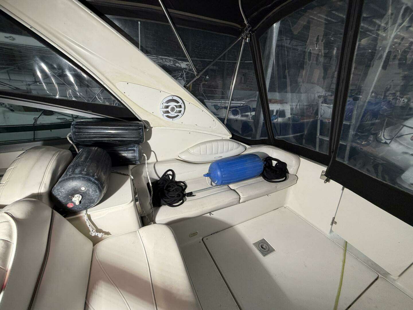2001 Maxum 3300 SCR - Image 49