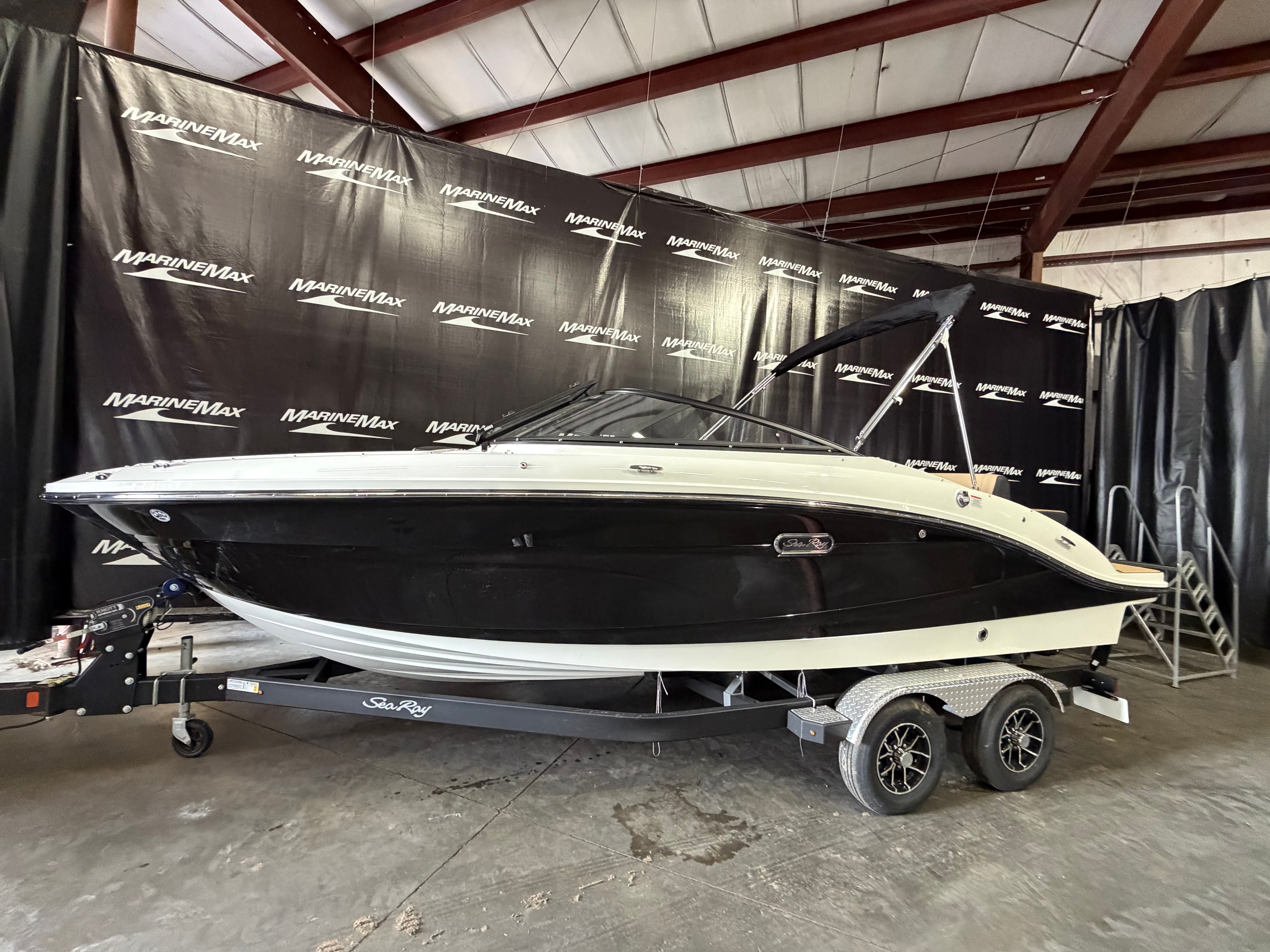 2026 Sea Ray SPX 210