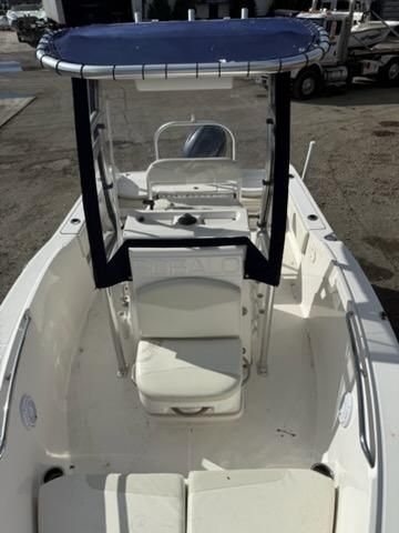 2017 Robalo R180 Center Console - 9