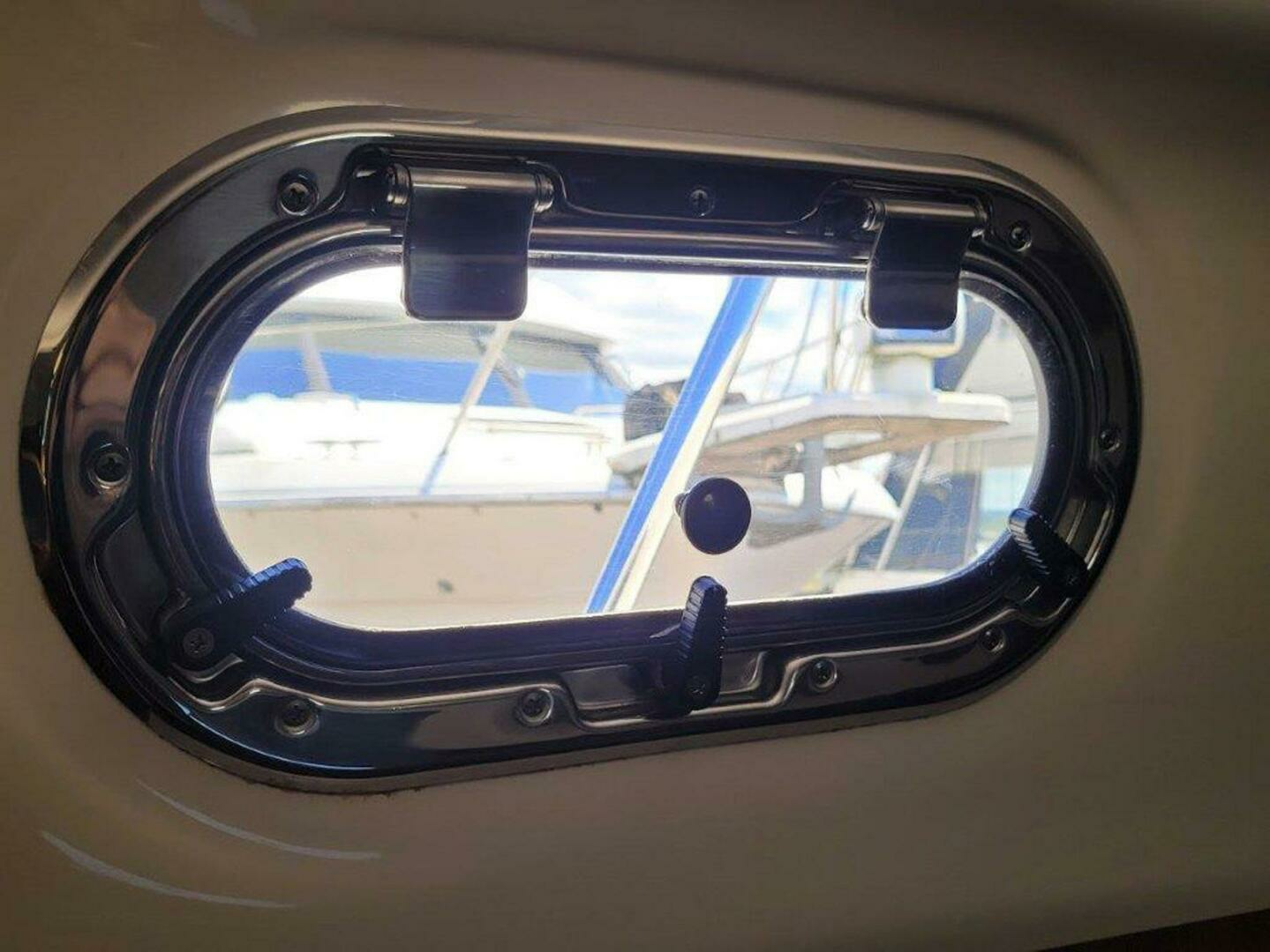 2013 Pursuit 345 Offshore - Image 26