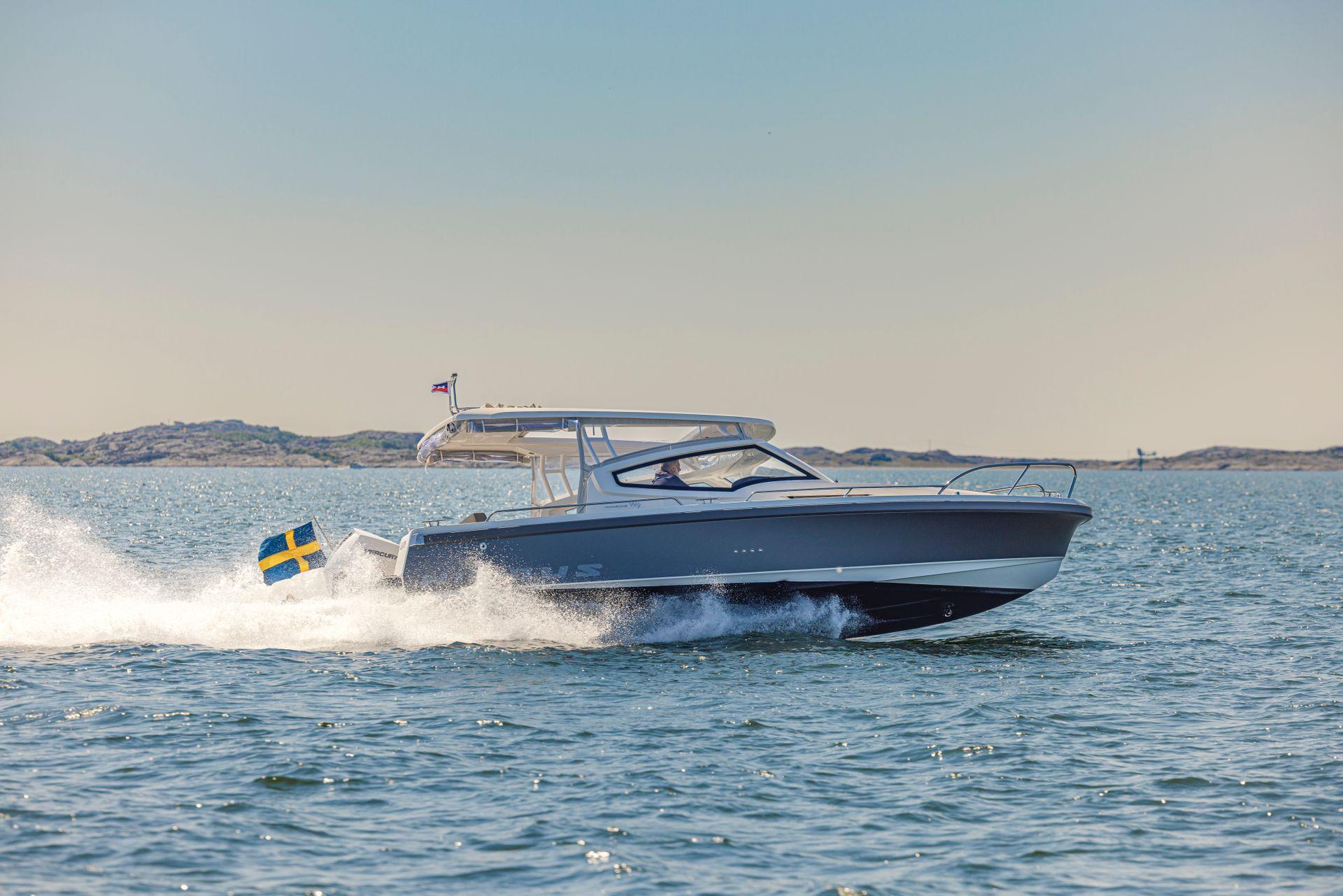 Nimbus Weekender 9 boat cruising on open water, 2025 model.