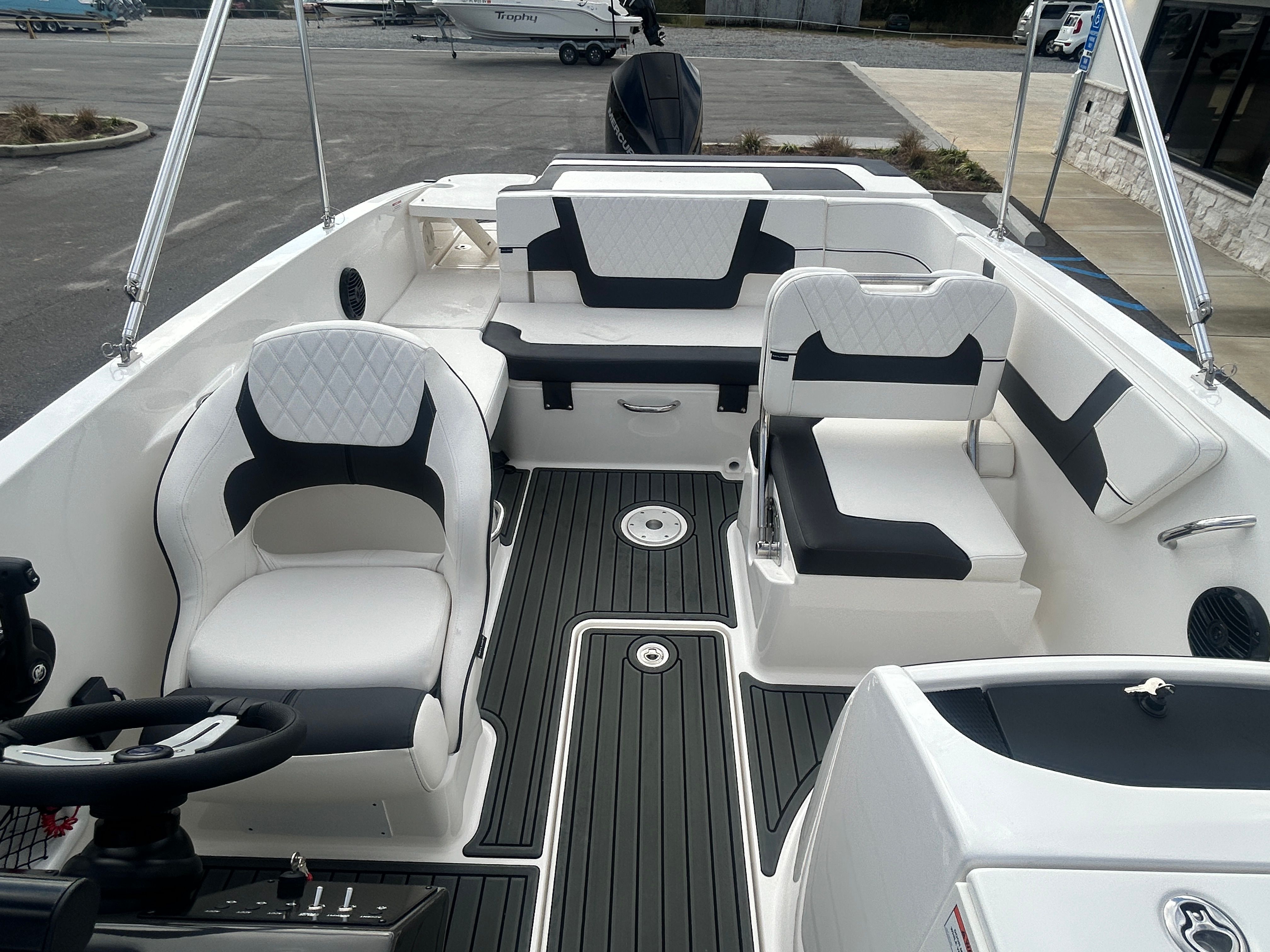 2026 Bayliner VR6OB - 13