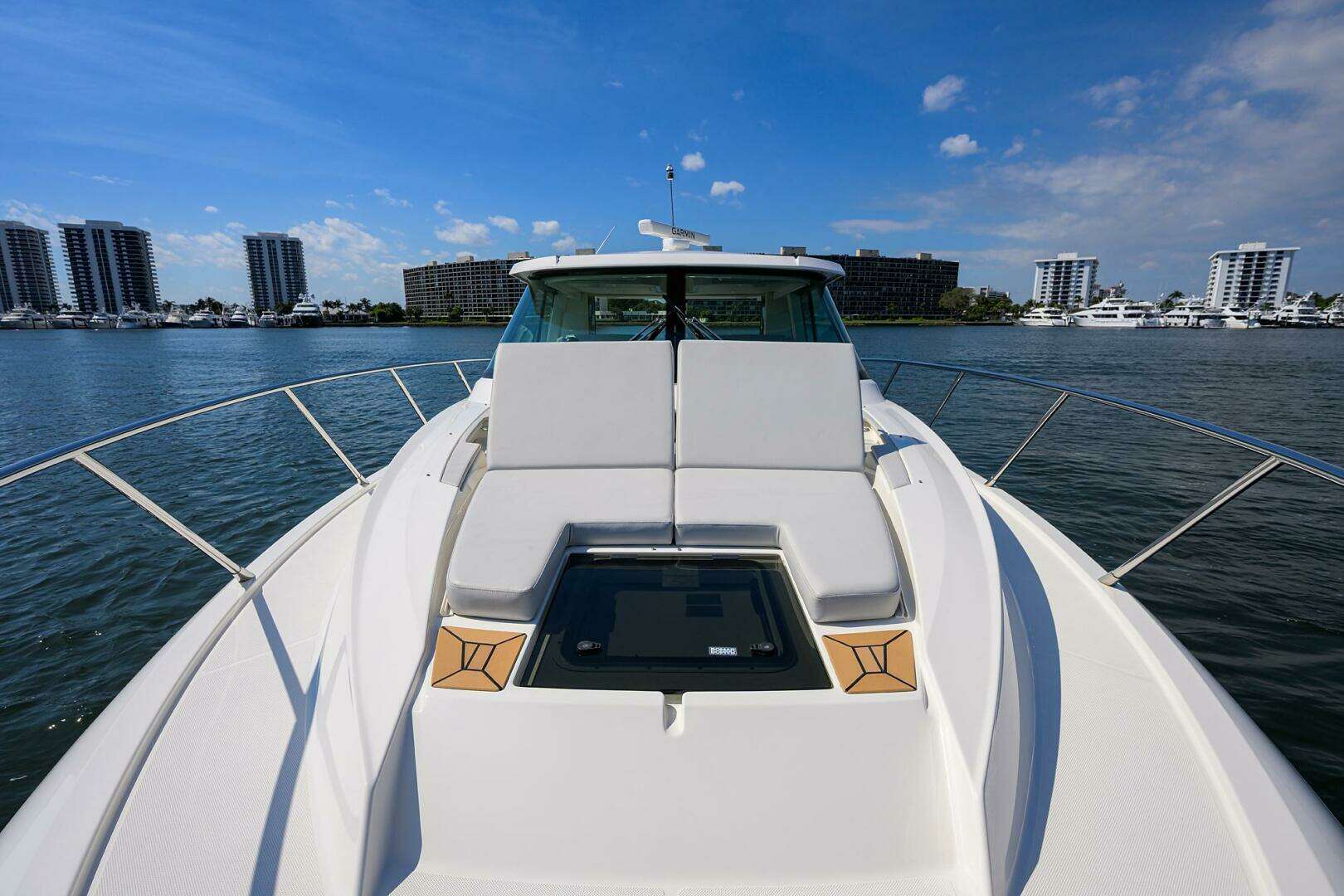 2022 Tiara Yachts 43 LE - Image 56
