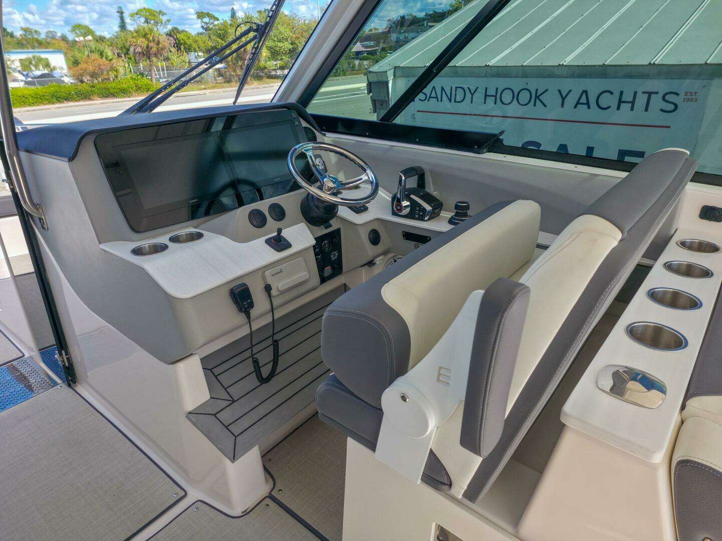 2025 Regal LX36 - Image 22