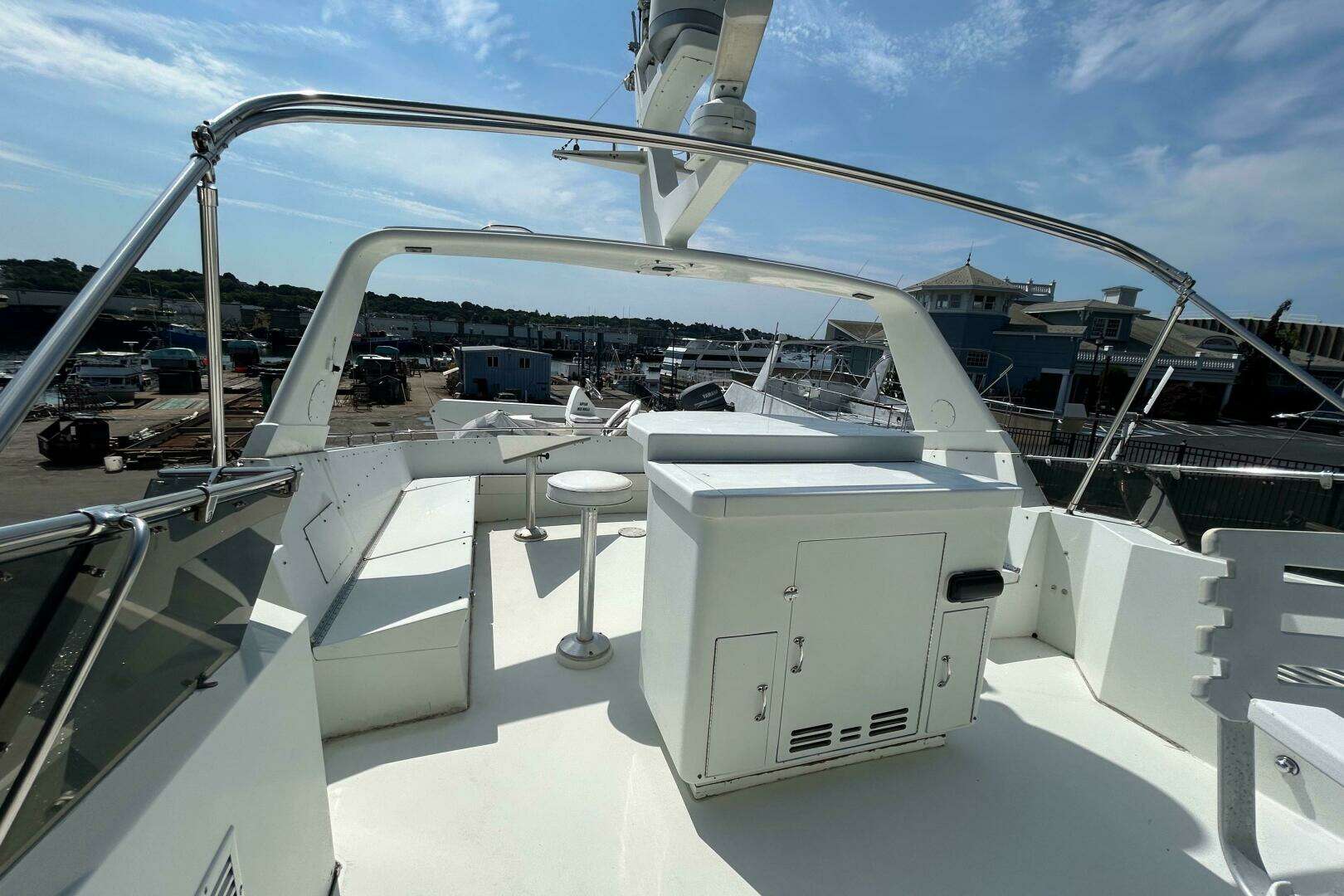 1991 Hatteras Cockpit Motor Yacht - Image 19