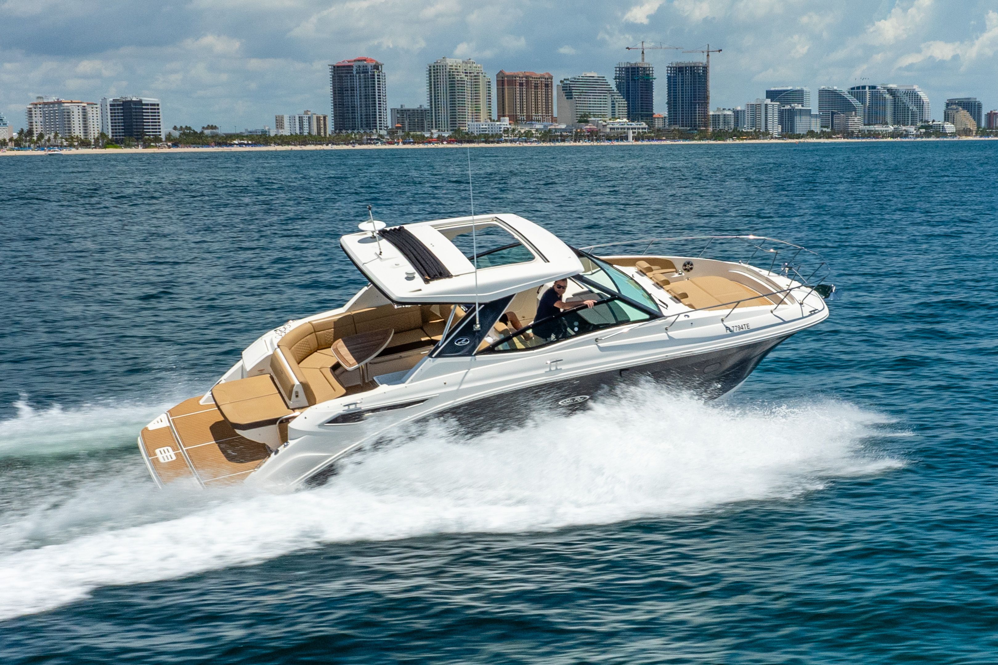2020 Sea Ray Sundancer 320 - 10