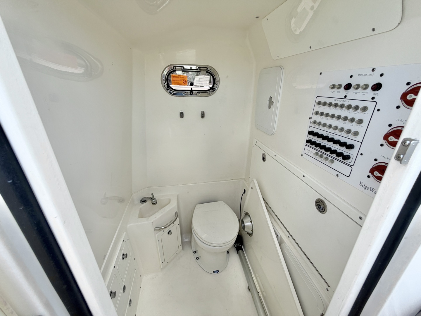 2013 Edgewater 318 CC - Image 22