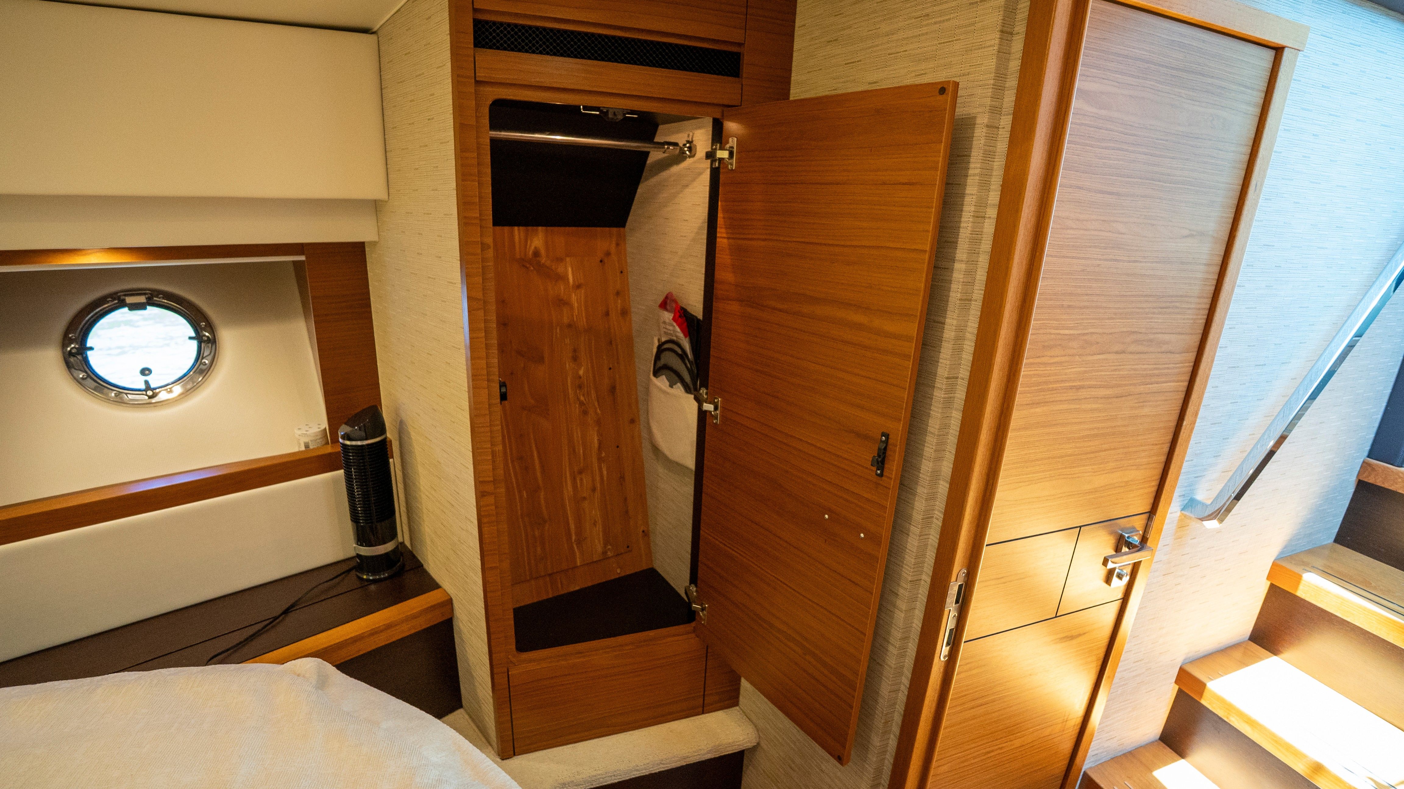 2018 Tiara Yachts 44 Coupe - 76