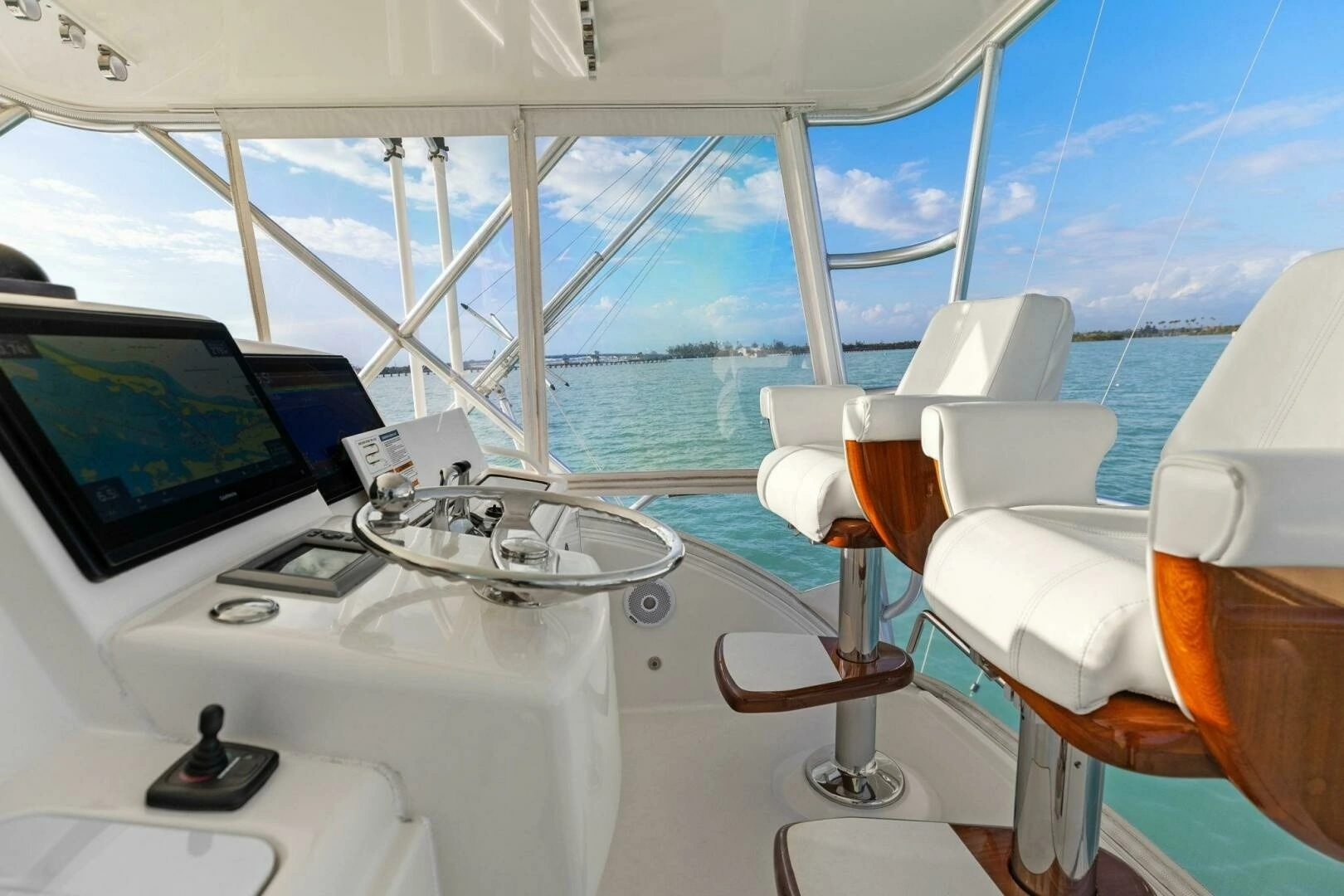 2013 Tiara Yachts 3900 Convertible - Image 7