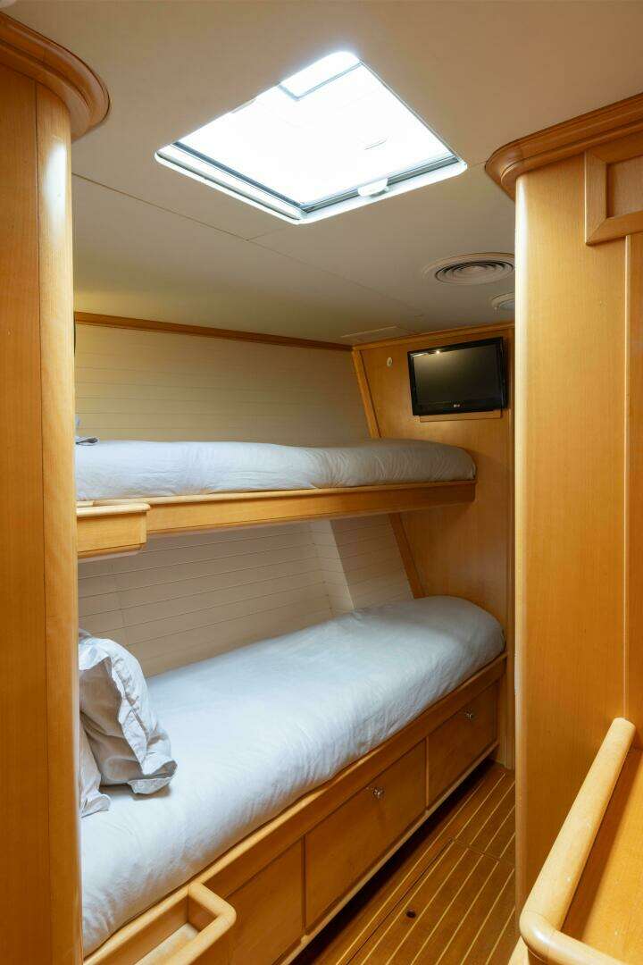 2001 Vitters Aft Cockpit - Image 30