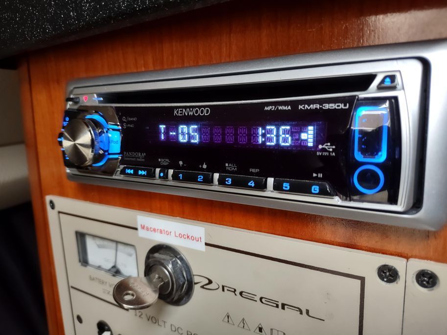2003 Regal Commodore 2765 - 6