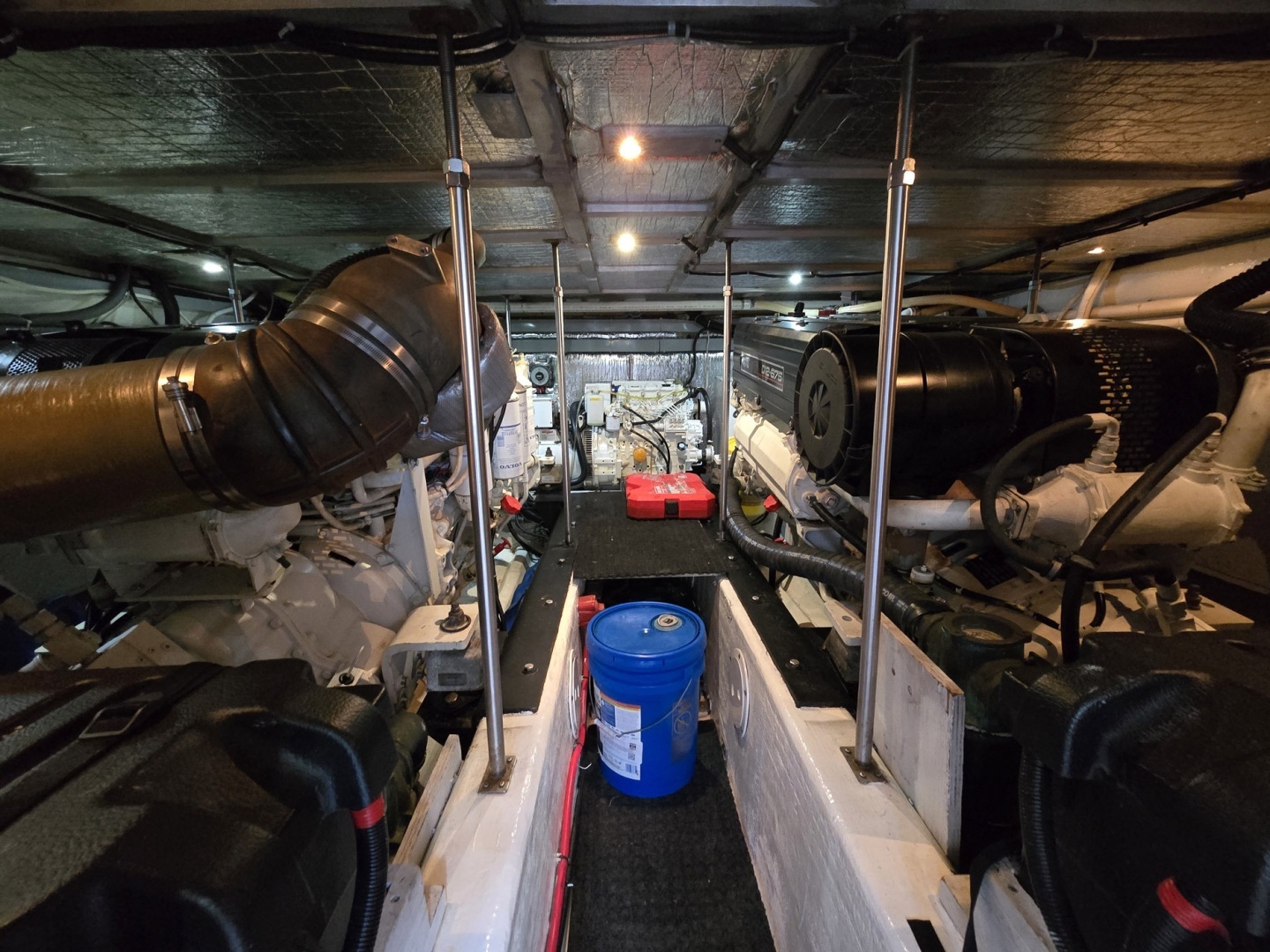 2001 Carver 570 Voyager Pilothouse - Image 13