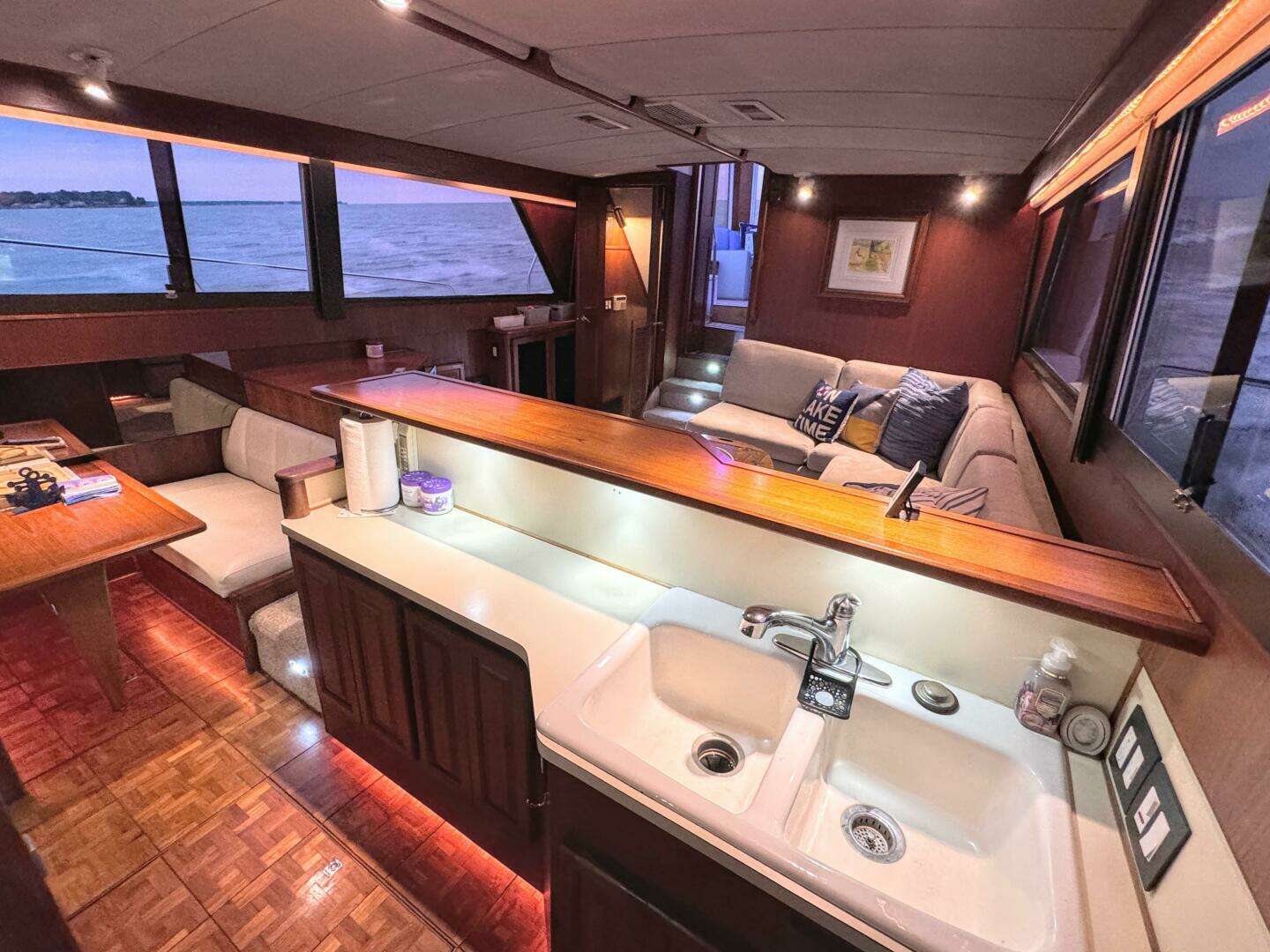 1987 Viking 48 Motor Yacht - Image 44