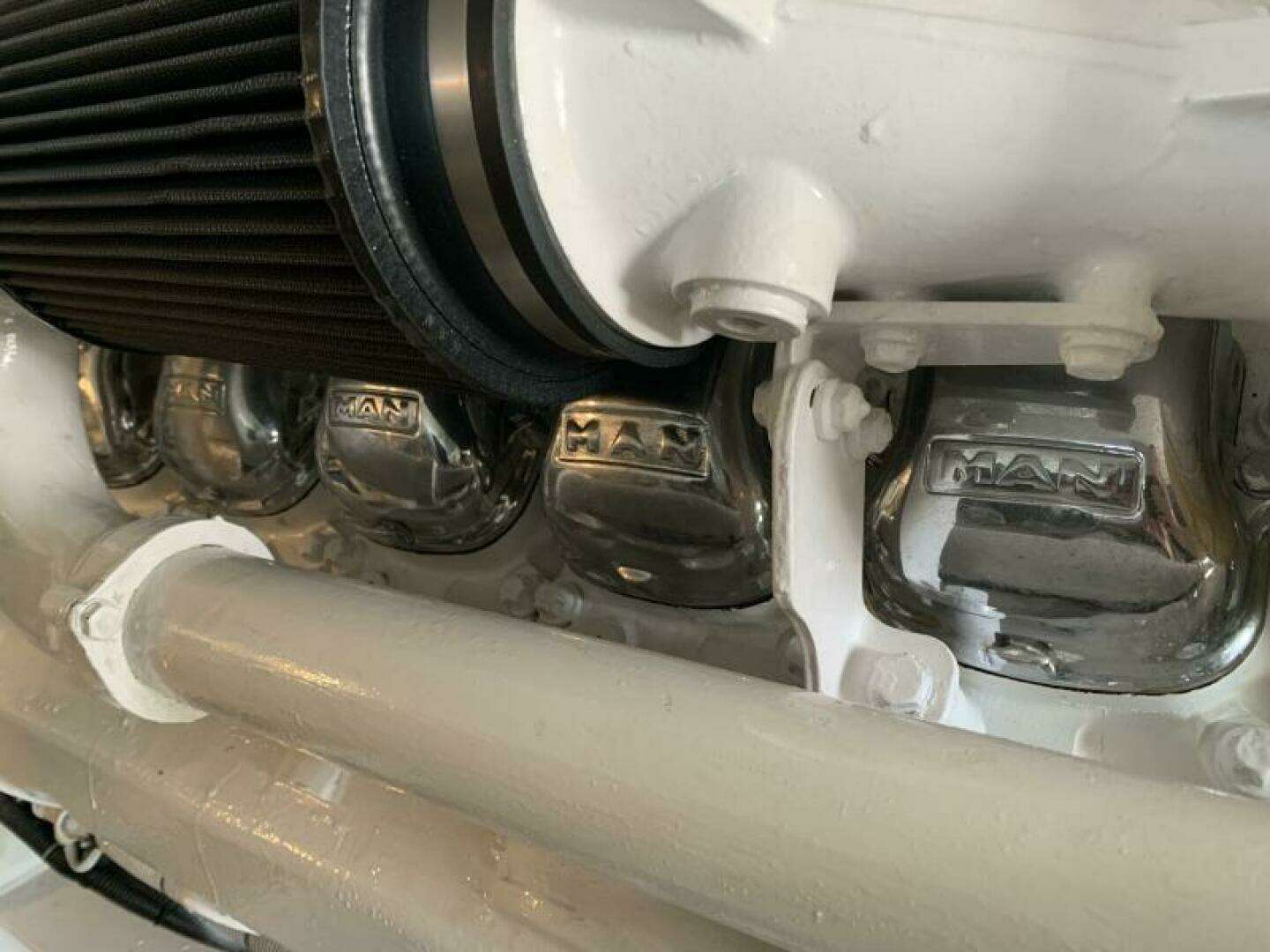 2000 Viking 50 Convertible Sportfish - Image 45